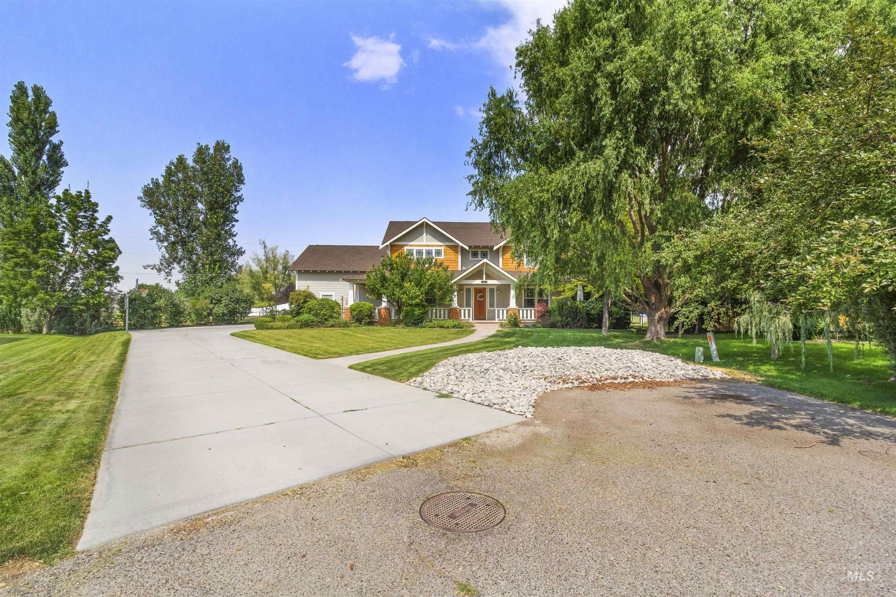 3279 Longbow Dr., Twin Falls, Idaho 83301, 4 Bedrooms, 2.5 Bathrooms, Residential For Sale, Price $769,900, 98995580