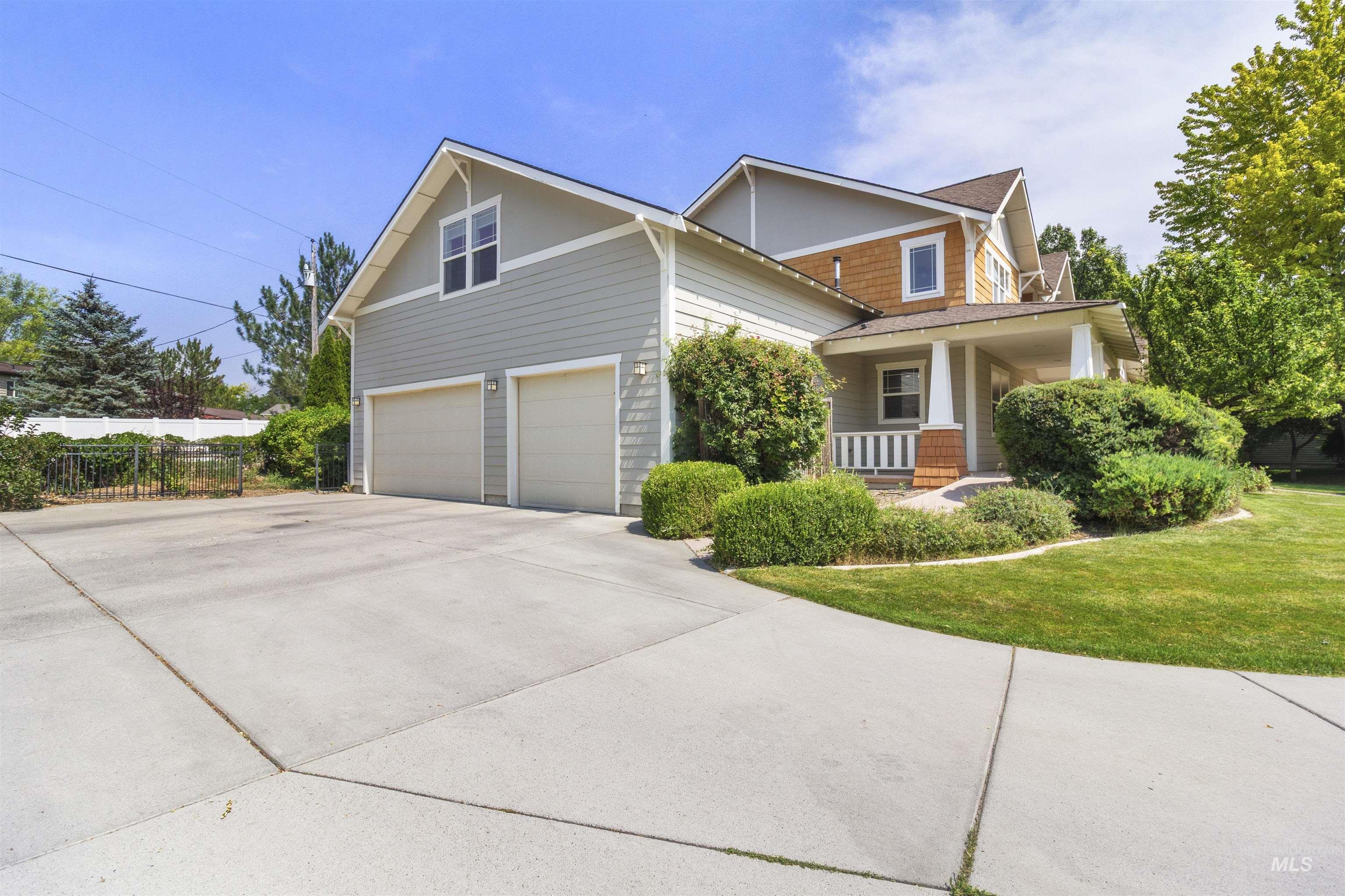3279 Longbow Dr., Twin Falls, Idaho 83301, 4 Bedrooms, 2.5 Bathrooms, Residential For Sale, Price $769,900, 98995580