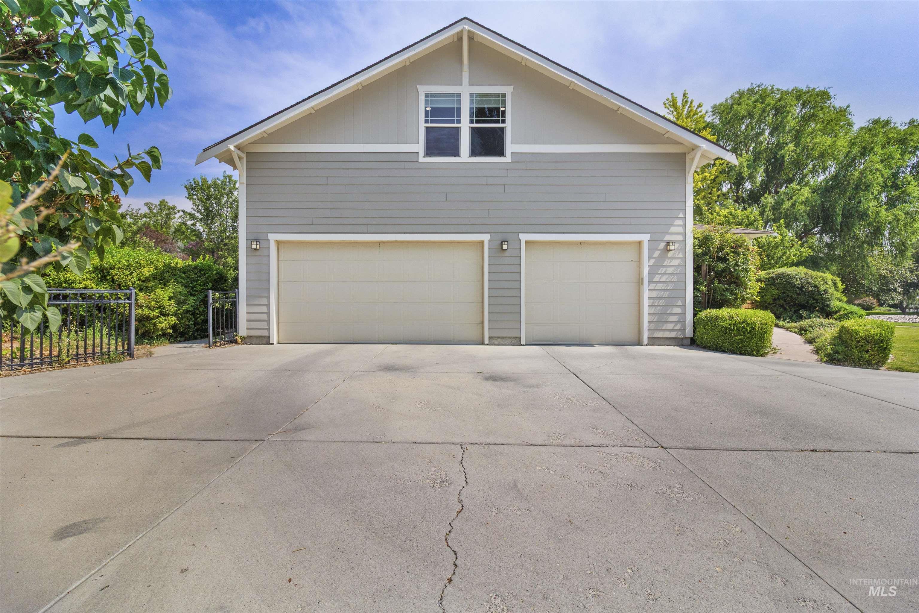 3279 Longbow Dr., Twin Falls, Idaho 83301, 4 Bedrooms, 2.5 Bathrooms, Residential For Sale, Price $769,900, 98995580