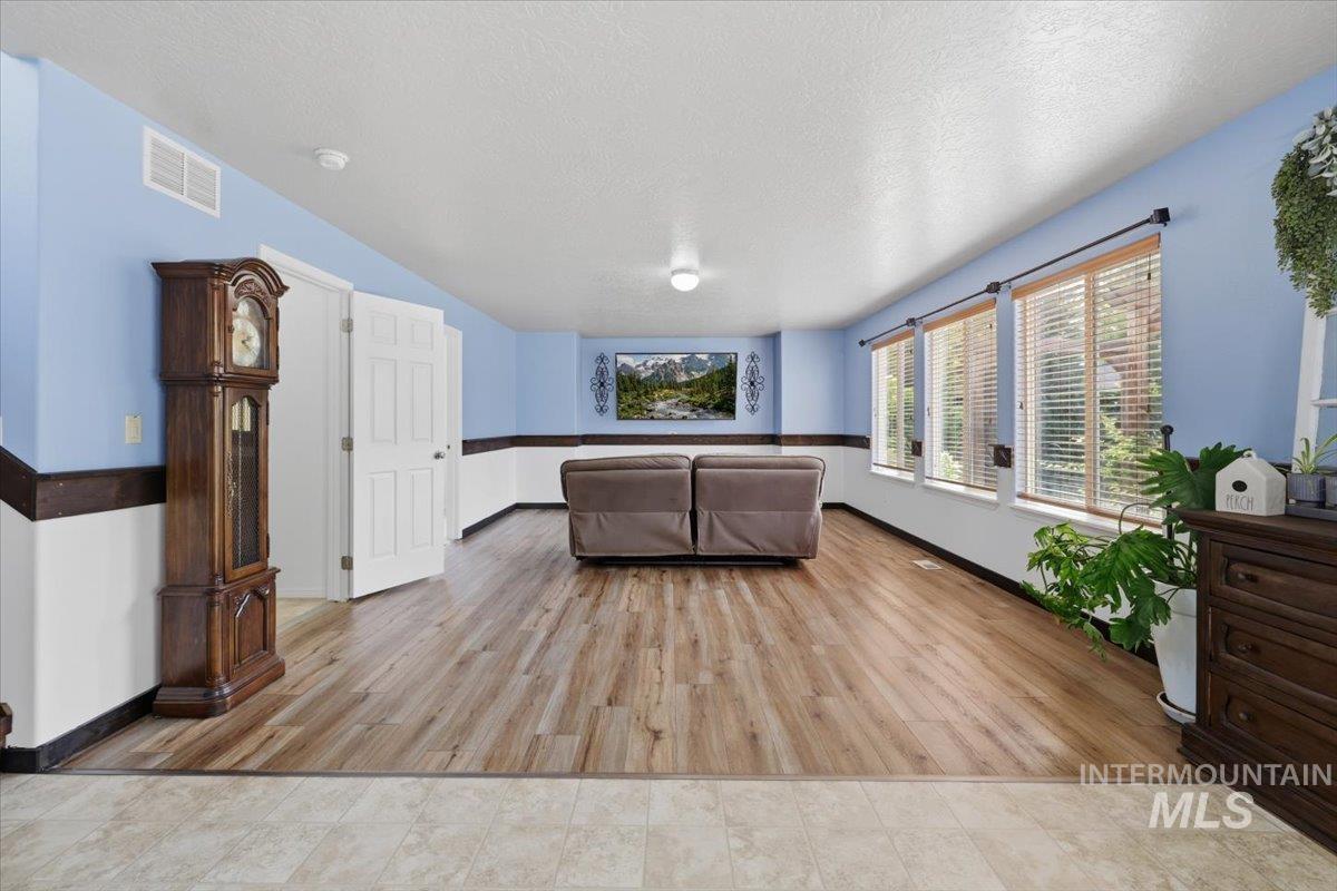 11761 Tidewater St, Caldwell, Idaho 83605, 4 Bedrooms, 2.5 Bathrooms, Residential For Sale, Price $459,000,MLS 98995582