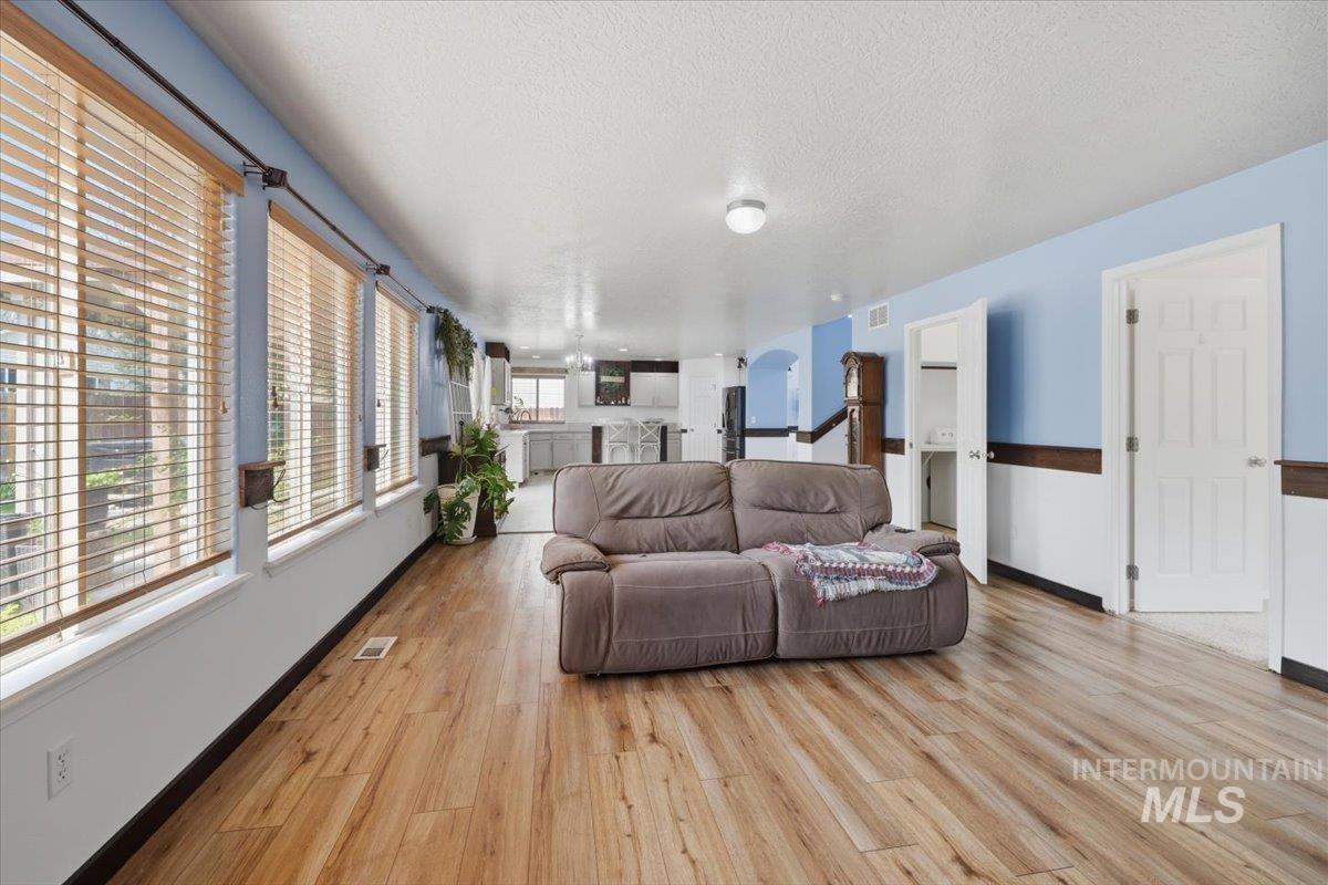 11761 Tidewater St, Caldwell, Idaho 83605, 4 Bedrooms, 2.5 Bathrooms, Residential For Sale, Price $459,000,MLS 98995582