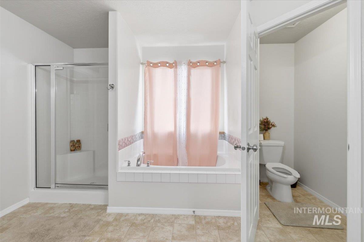 11761 Tidewater St, Caldwell, Idaho 83605, 4 Bedrooms, 2.5 Bathrooms, Residential For Sale, Price $459,000,MLS 98995582