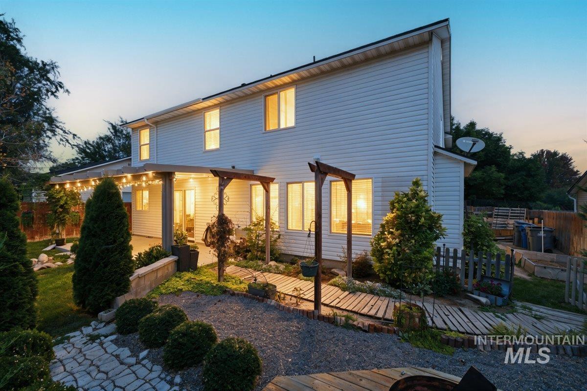 11761 Tidewater St, Caldwell, Idaho 83605, 4 Bedrooms, 2.5 Bathrooms, Residential For Sale, Price $459,000, 98995582