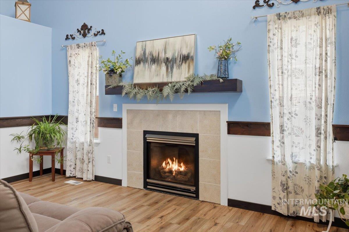 11761 Tidewater St, Caldwell, Idaho 83605, 4 Bedrooms, 2.5 Bathrooms, Residential For Sale, Price $459,000,MLS 98995582