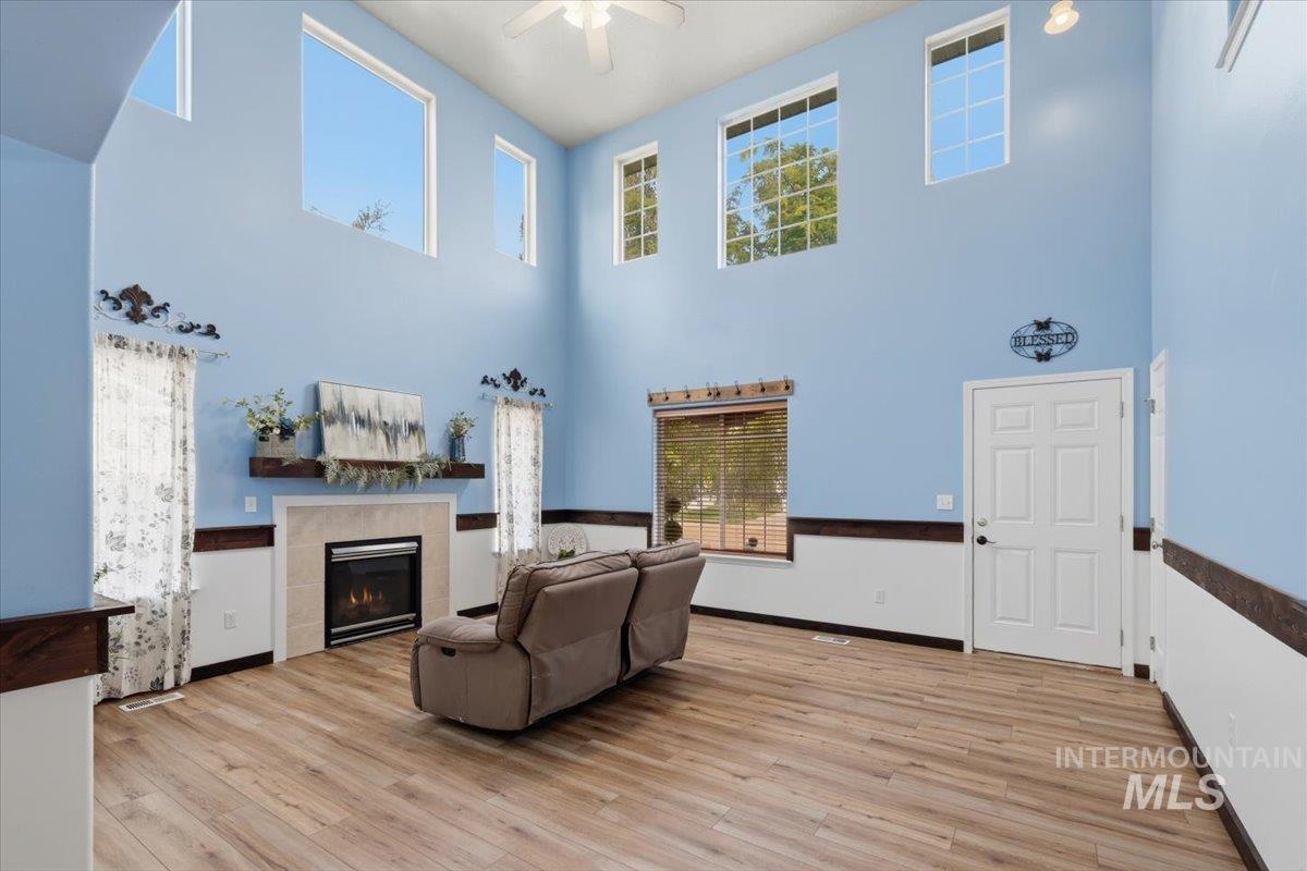 11761 Tidewater St, Caldwell, Idaho 83605, 4 Bedrooms, 2.5 Bathrooms, Residential For Sale, Price $459,000,MLS 98995582