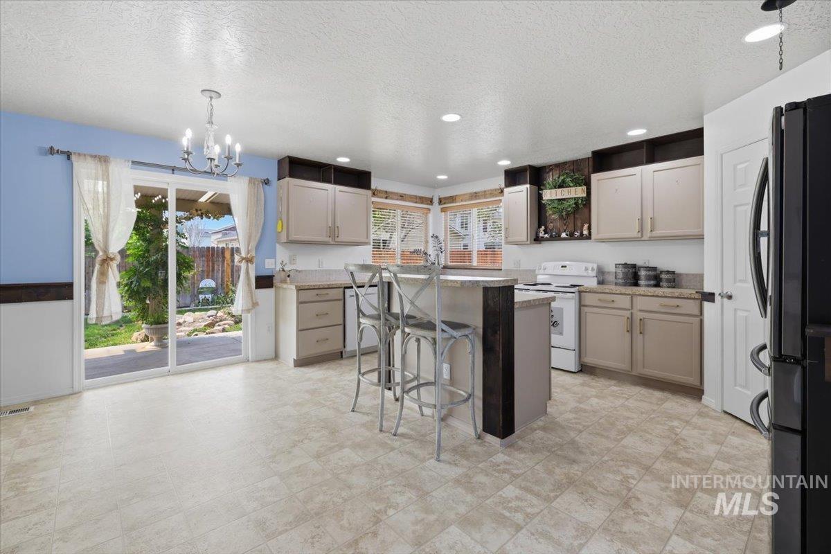 11761 Tidewater St, Caldwell, Idaho 83605, 4 Bedrooms, 2.5 Bathrooms, Residential For Sale, Price $459,000,MLS 98995582
