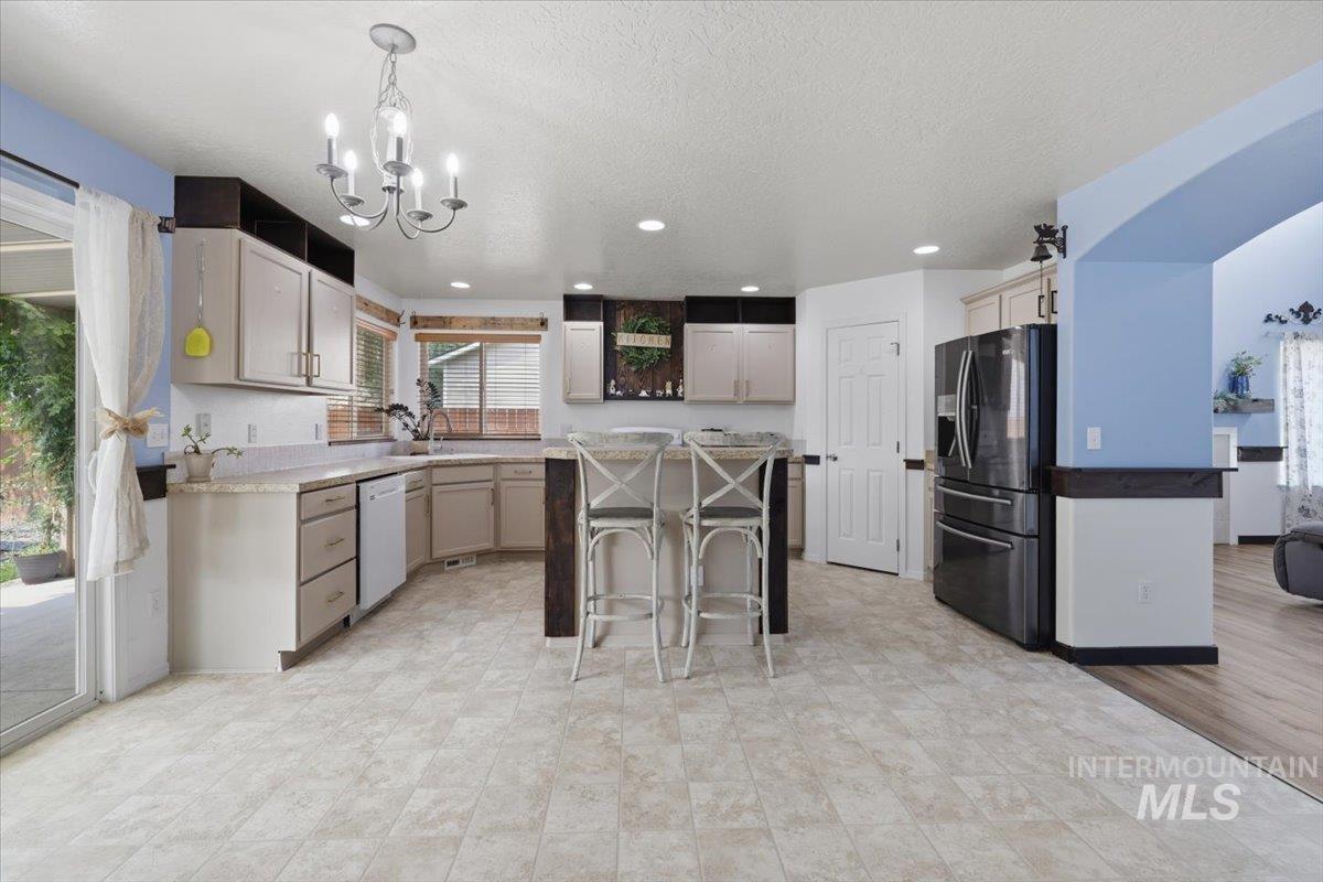 11761 Tidewater St, Caldwell, Idaho 83605, 4 Bedrooms, 2.5 Bathrooms, Residential For Sale, Price $459,000,MLS 98995582