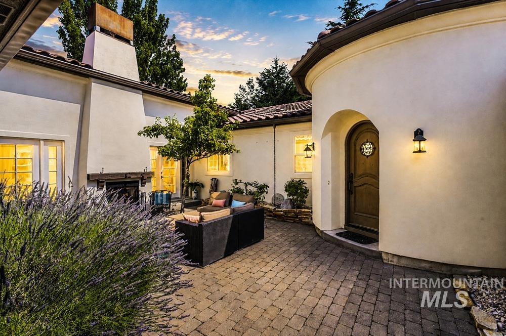 1583 E Nines Point Ln, Boise, Idaho 83702, 4 Bedrooms, 3.5 Bathrooms, Residential For Sale, Price $1,628,000,MLS 98995584