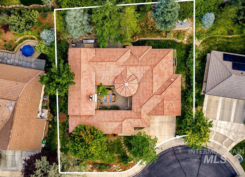 1583 E Nines Point Ln, Boise, Idaho 83702, 4 Bedrooms, 3.5 Bathrooms, Residential For Sale, Price $1,628,000,MLS 98995584