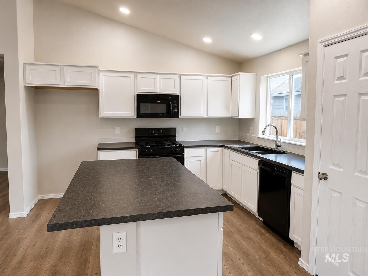 13553 Farwell st., Caldwell, Idaho 83607, 3 Bedrooms, 2 Bathrooms, Residential For Sale, Price $389,000, 98995586