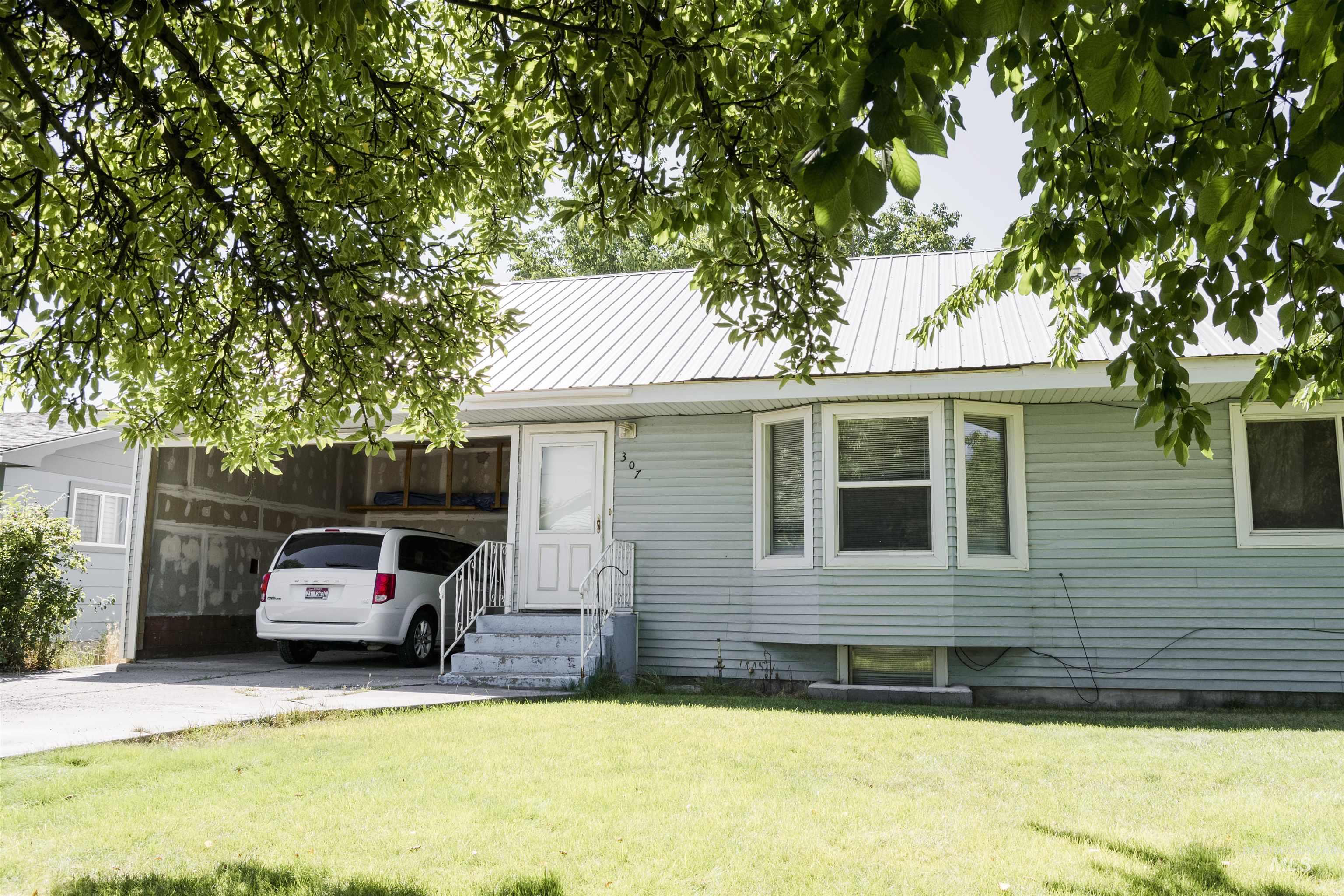 307 Birch St S, Kimberly, Idaho 83341, 2 Bedrooms, 2 Bathrooms, Residential Income For Sale, Price $412,000,MLS 98995587