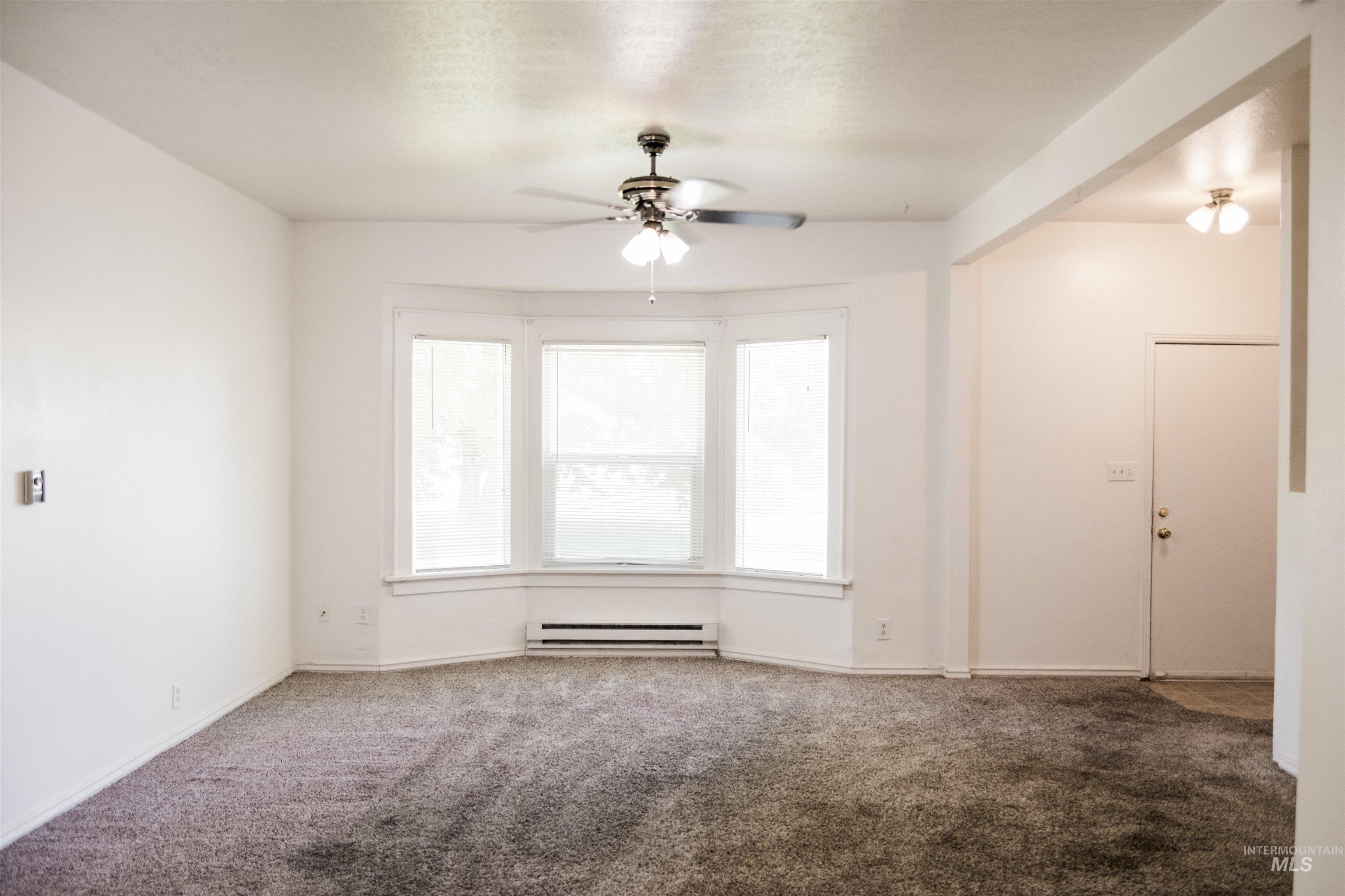 307 Birch St S, Kimberly, Idaho 83341, 2 Bedrooms, 2 Bathrooms, Residential Income For Sale, Price $412,000,MLS 98995587