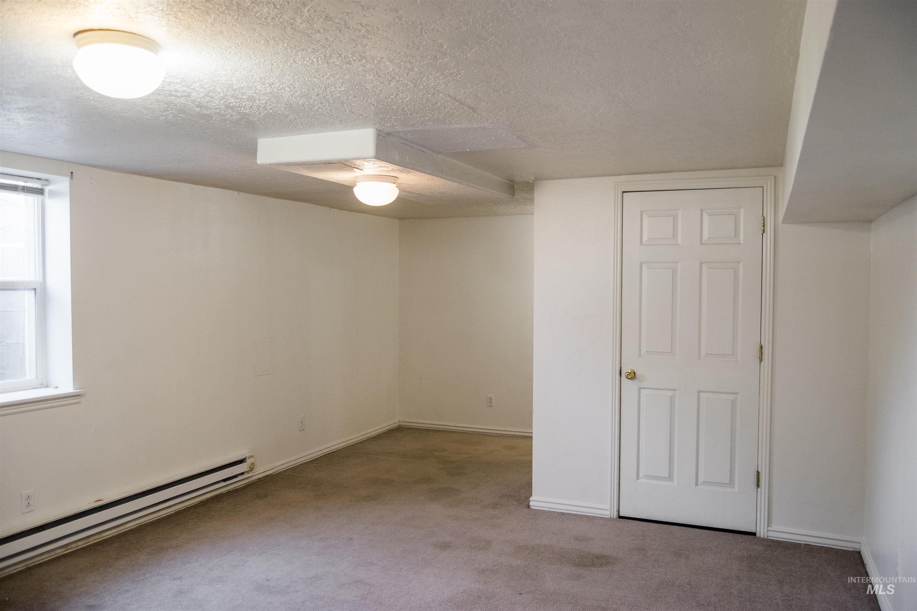 307 Birch St S, Kimberly, Idaho 83341, 2 Bedrooms, 2 Bathrooms, Residential Income For Sale, Price $412,000,MLS 98995587