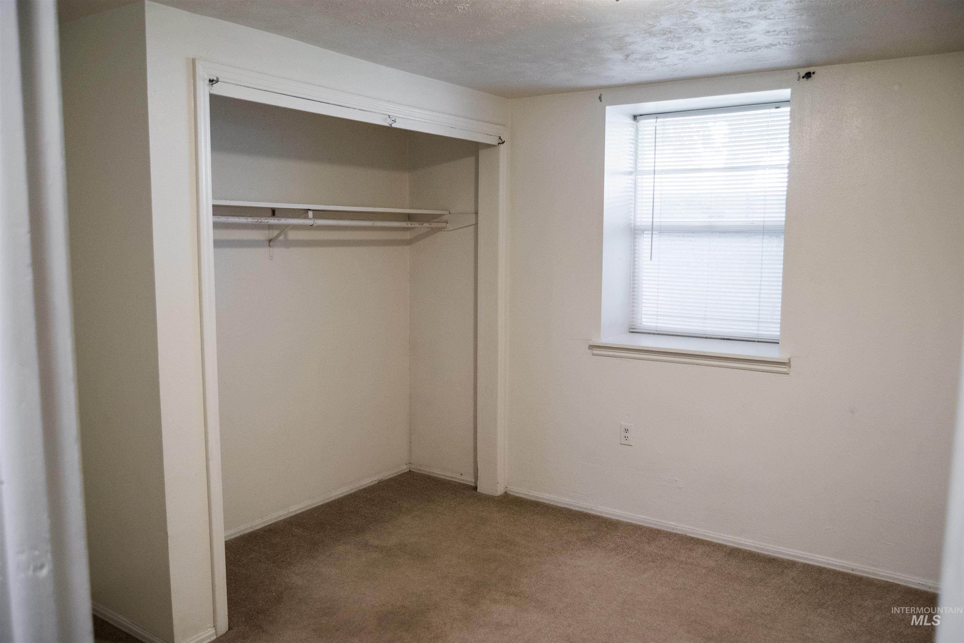 307 Birch St S, Kimberly, Idaho 83341, 2 Bedrooms, 2 Bathrooms, Residential Income For Sale, Price $412,000,MLS 98995587