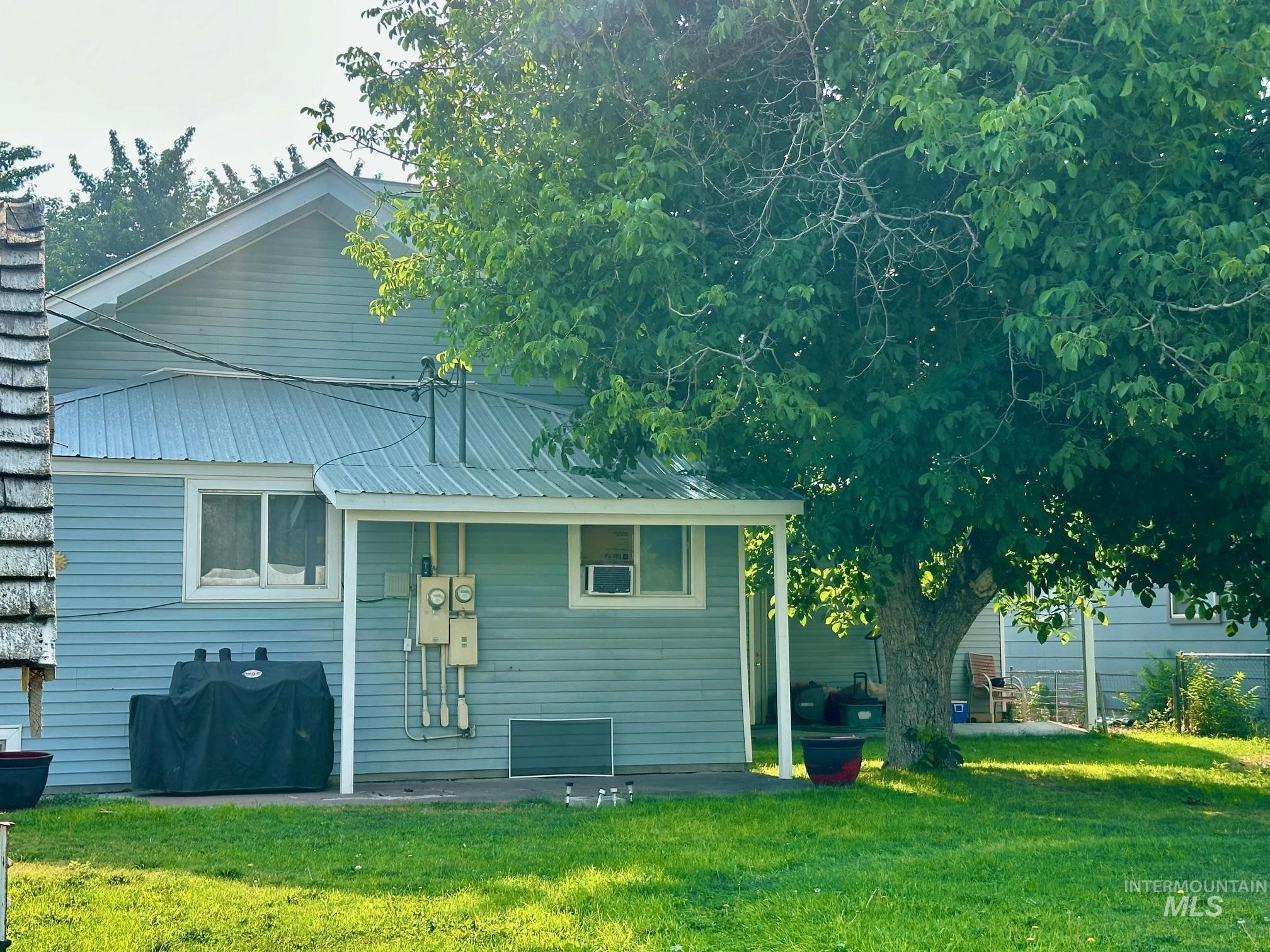 307 Birch St S, Kimberly, Idaho 83341, 2 Bedrooms, 2 Bathrooms, Residential Income For Sale, Price $412,000,MLS 98995587