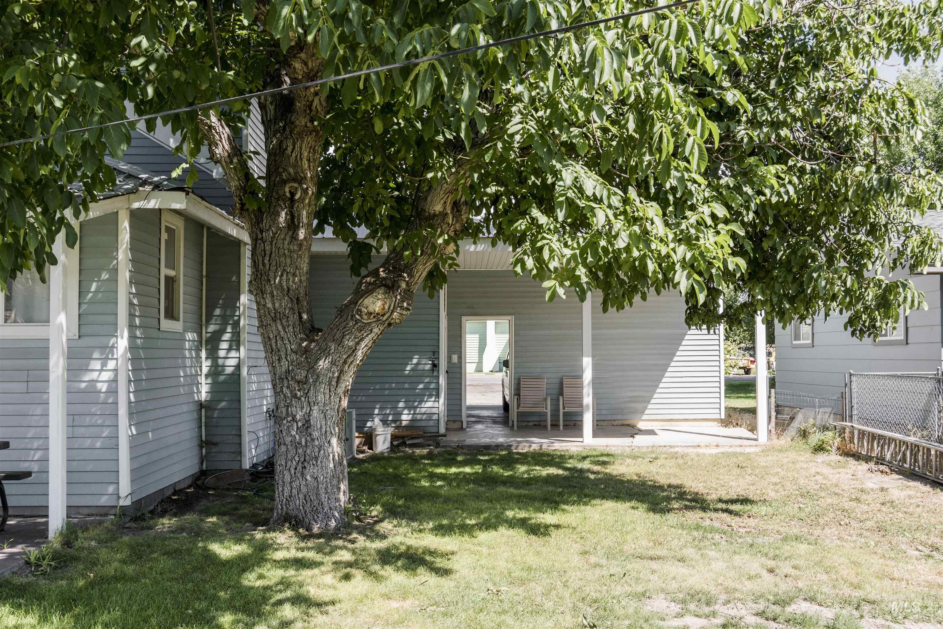 307 Birch St S, Kimberly, Idaho 83341, 2 Bedrooms, 2 Bathrooms, Residential Income For Sale, Price $412,000,MLS 98995587