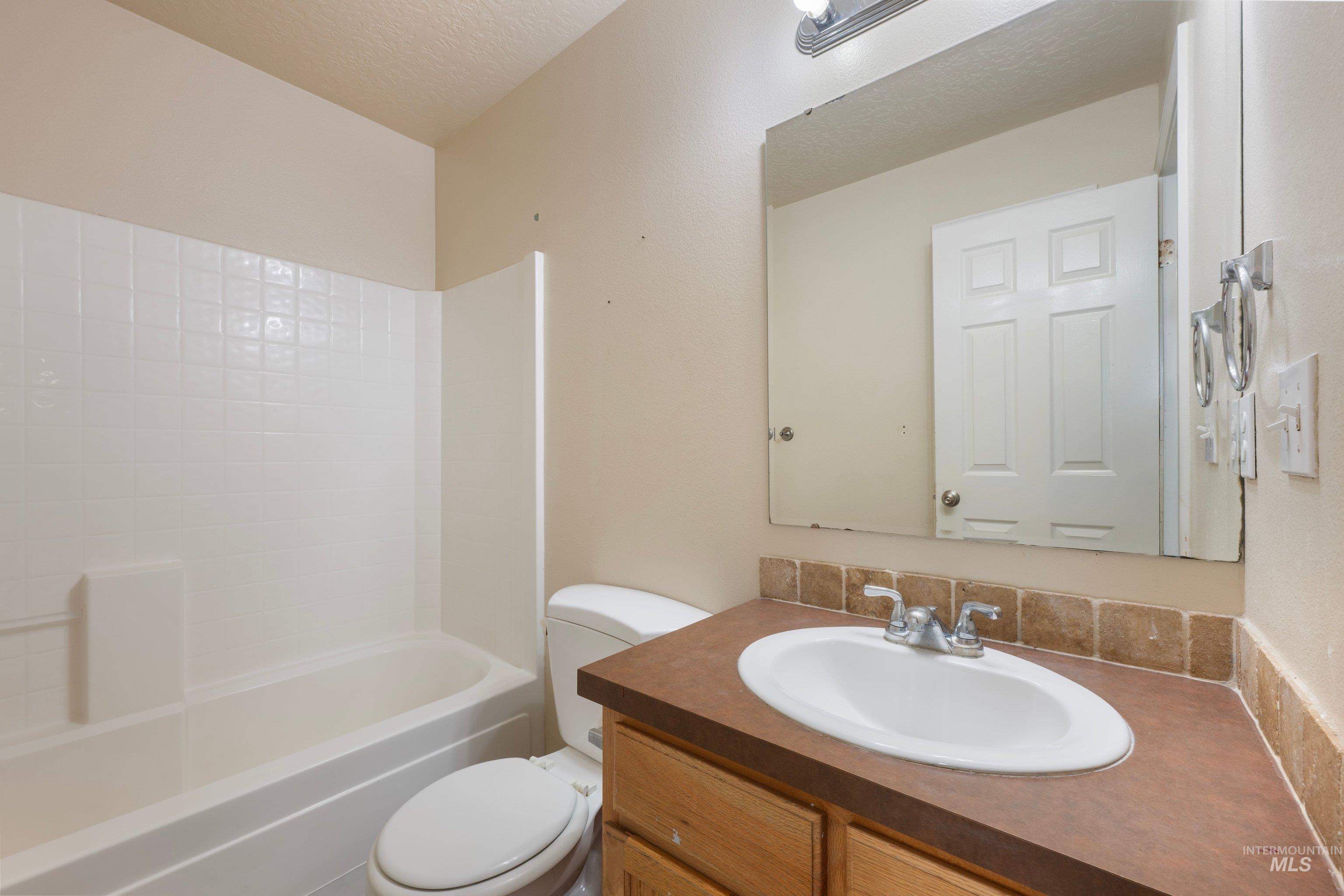 16711 Frisco Ave., Caldwell, Idaho 83607, 3 Bedrooms, 2.5 Bathrooms, Residential For Sale, Price $319,900, 98995588
