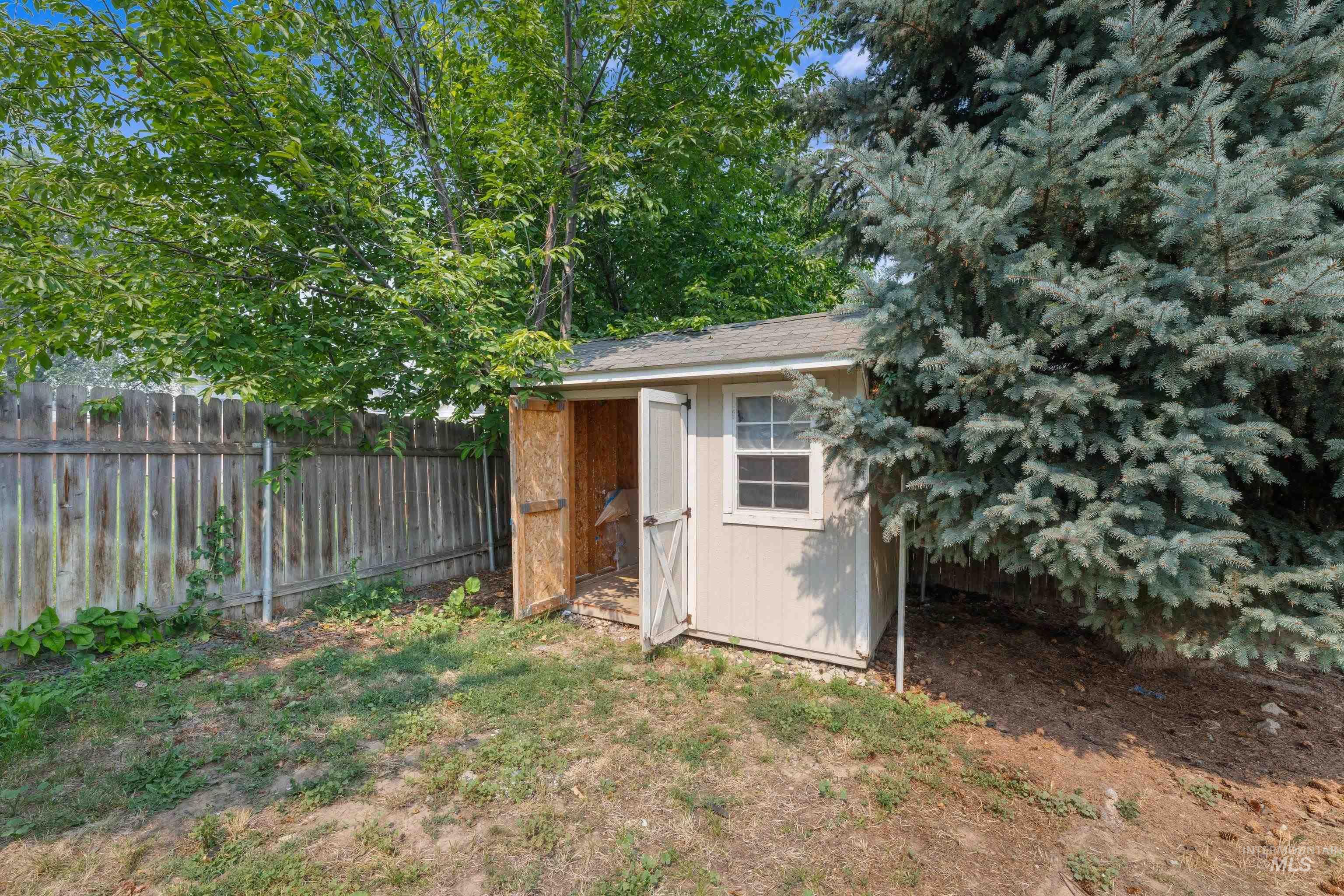 16711 Frisco Ave., Caldwell, Idaho 83607, 3 Bedrooms, 2.5 Bathrooms, Residential For Sale, Price $319,900, 98995588