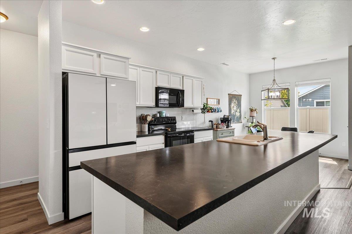 2973 W Silver River St, Meridian, Idaho 83646, 4 Bedrooms, 2 Bathrooms, Residential For Sale, Price $470,000, 98995591