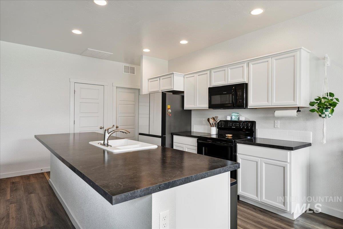 2973 W Silver River St, Meridian, Idaho 83646, 4 Bedrooms, 2 Bathrooms, Residential For Sale, Price $470,000, 98995591