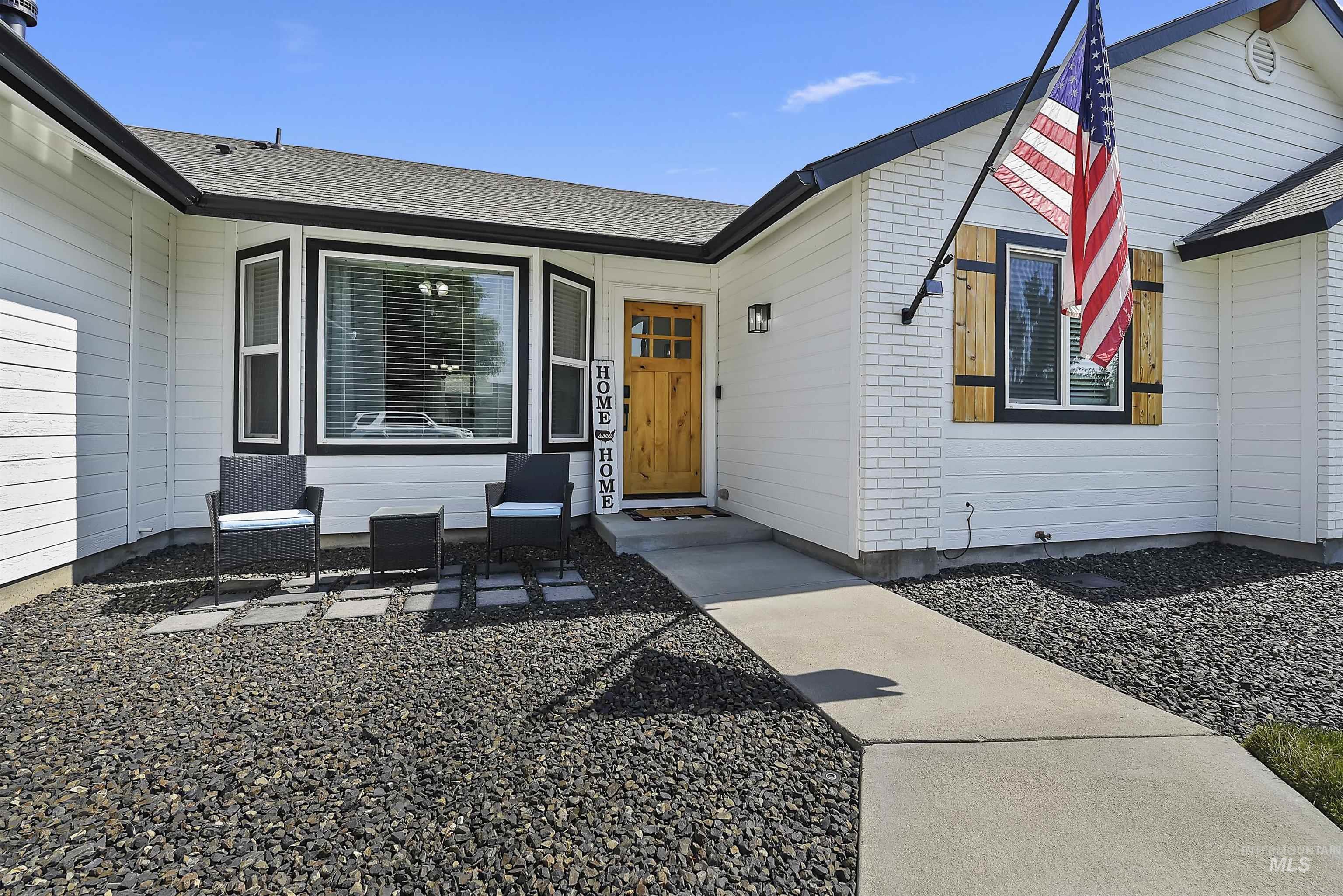 890 W Pennwood St, Meridian, Idaho 83642, 5 Bedrooms, 3 Bathrooms, Residential For Sale, Price $529,500,MLS 98995593
