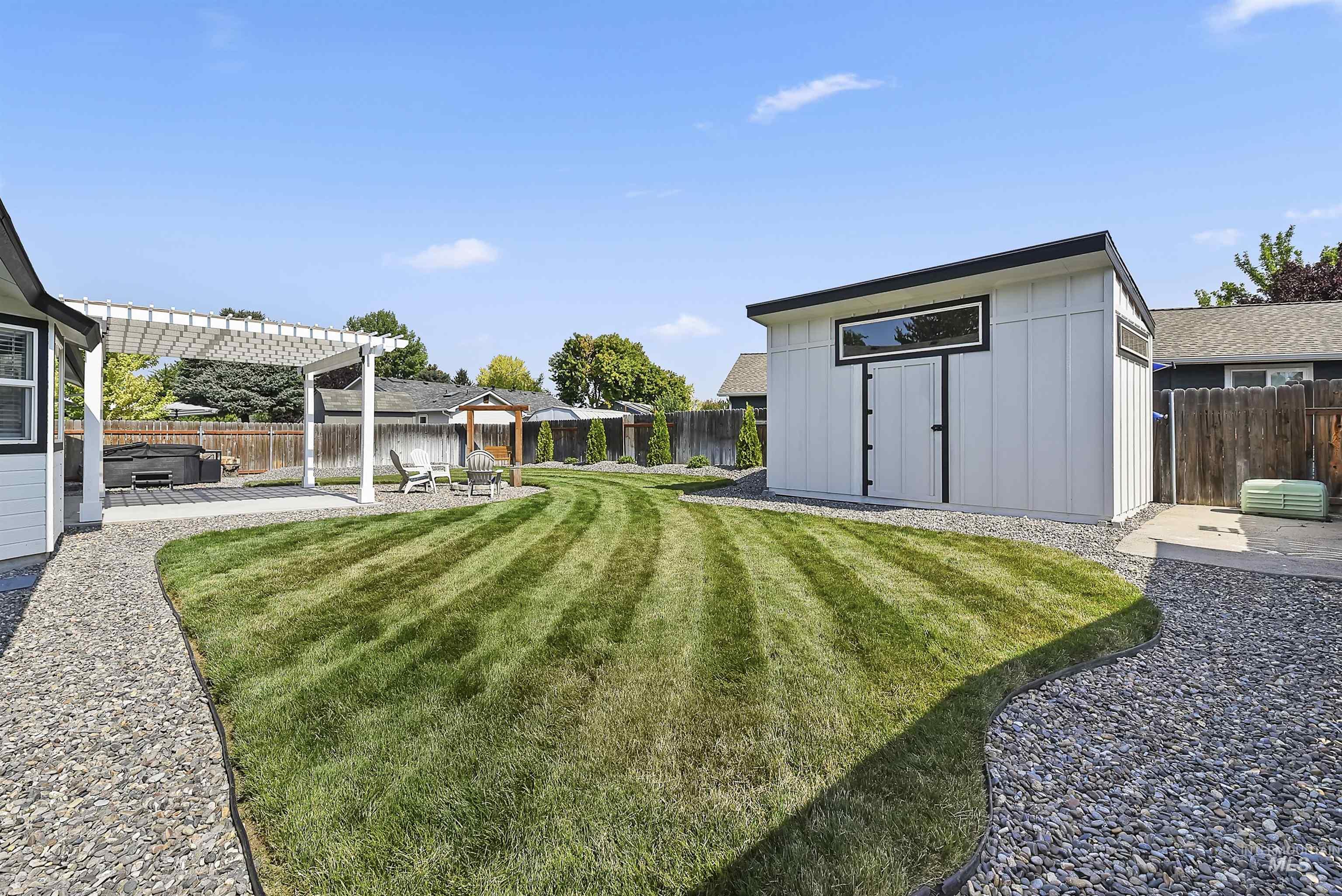 890 W Pennwood St, Meridian, Idaho 83642, 5 Bedrooms, 3 Bathrooms, Residential For Sale, Price $529,500,MLS 98995593