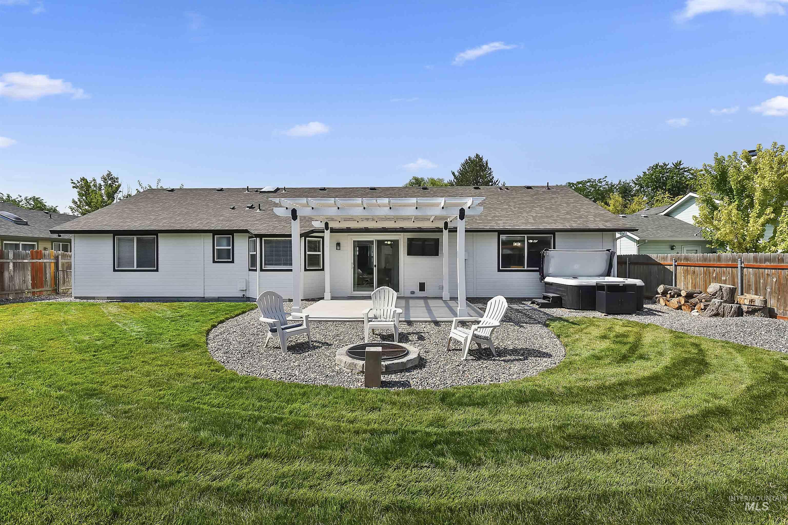 890 W Pennwood St, Meridian, Idaho 83642, 5 Bedrooms, 3 Bathrooms, Residential For Sale, Price $529,500,MLS 98995593