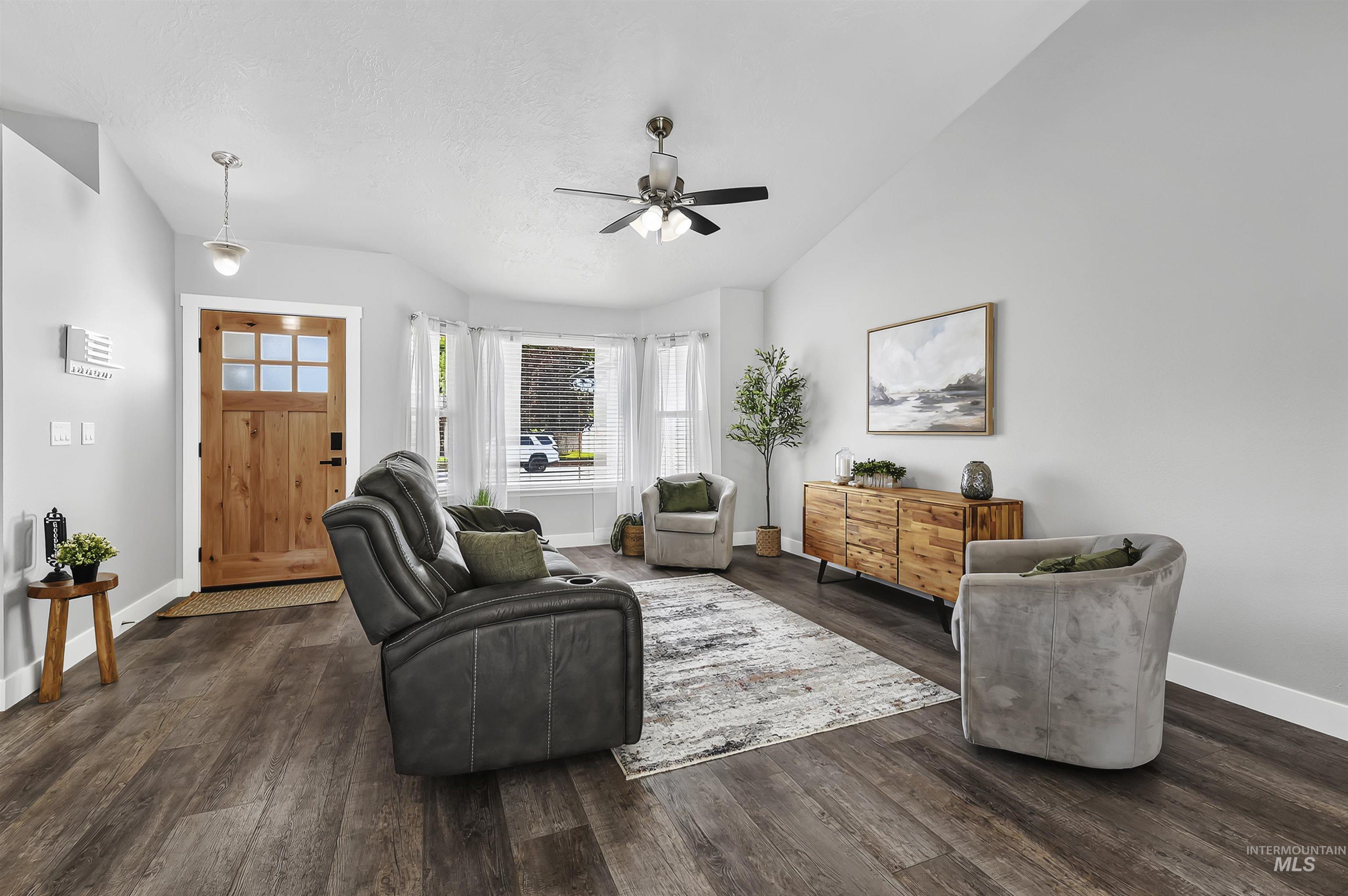 890 W Pennwood St, Meridian, Idaho 83642, 5 Bedrooms, 3 Bathrooms, Residential For Sale, Price $529,500,MLS 98995593