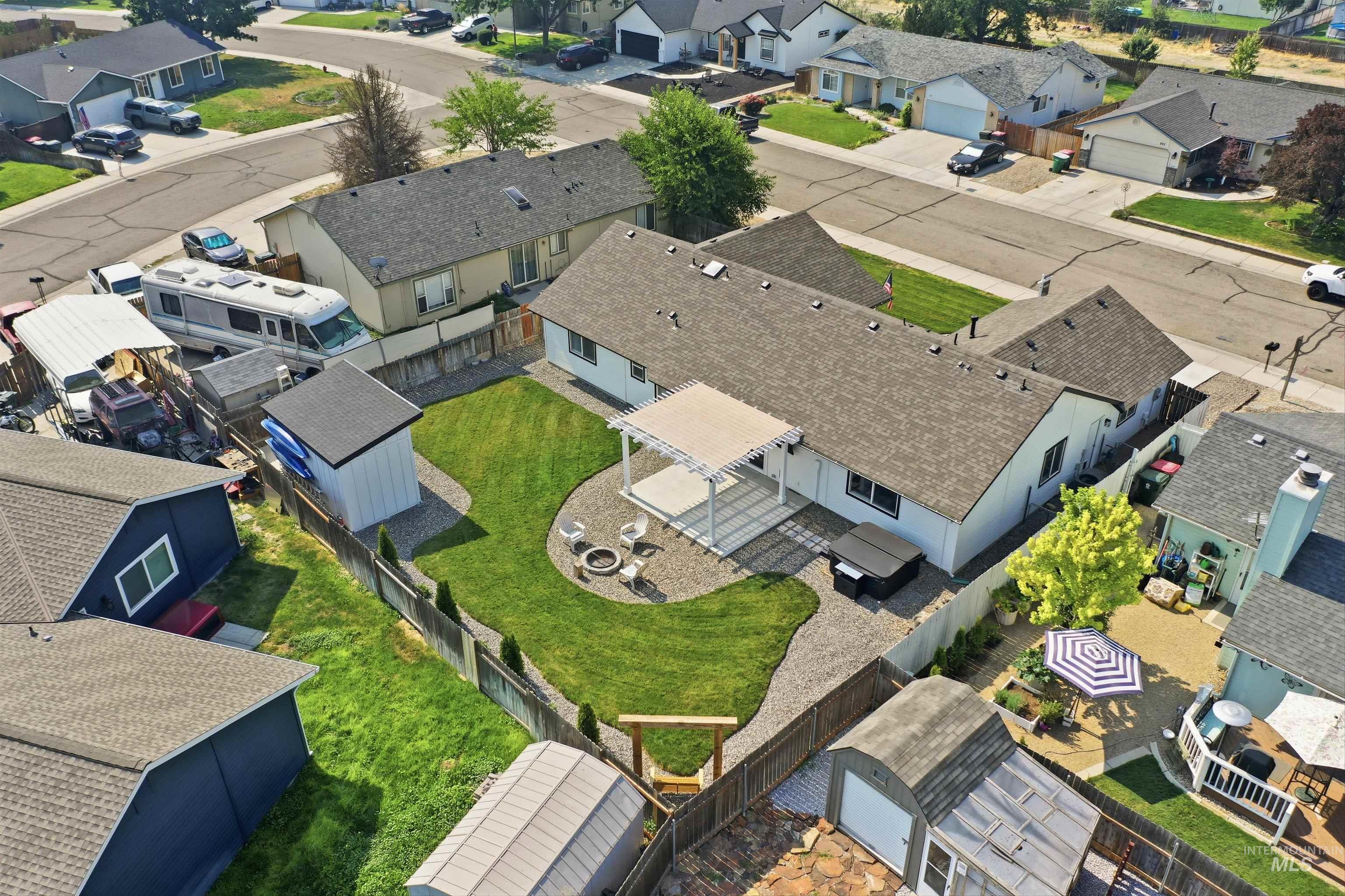 890 W Pennwood St, Meridian, Idaho 83642, 5 Bedrooms, 3 Bathrooms, Residential For Sale, Price $529,500,MLS 98995593