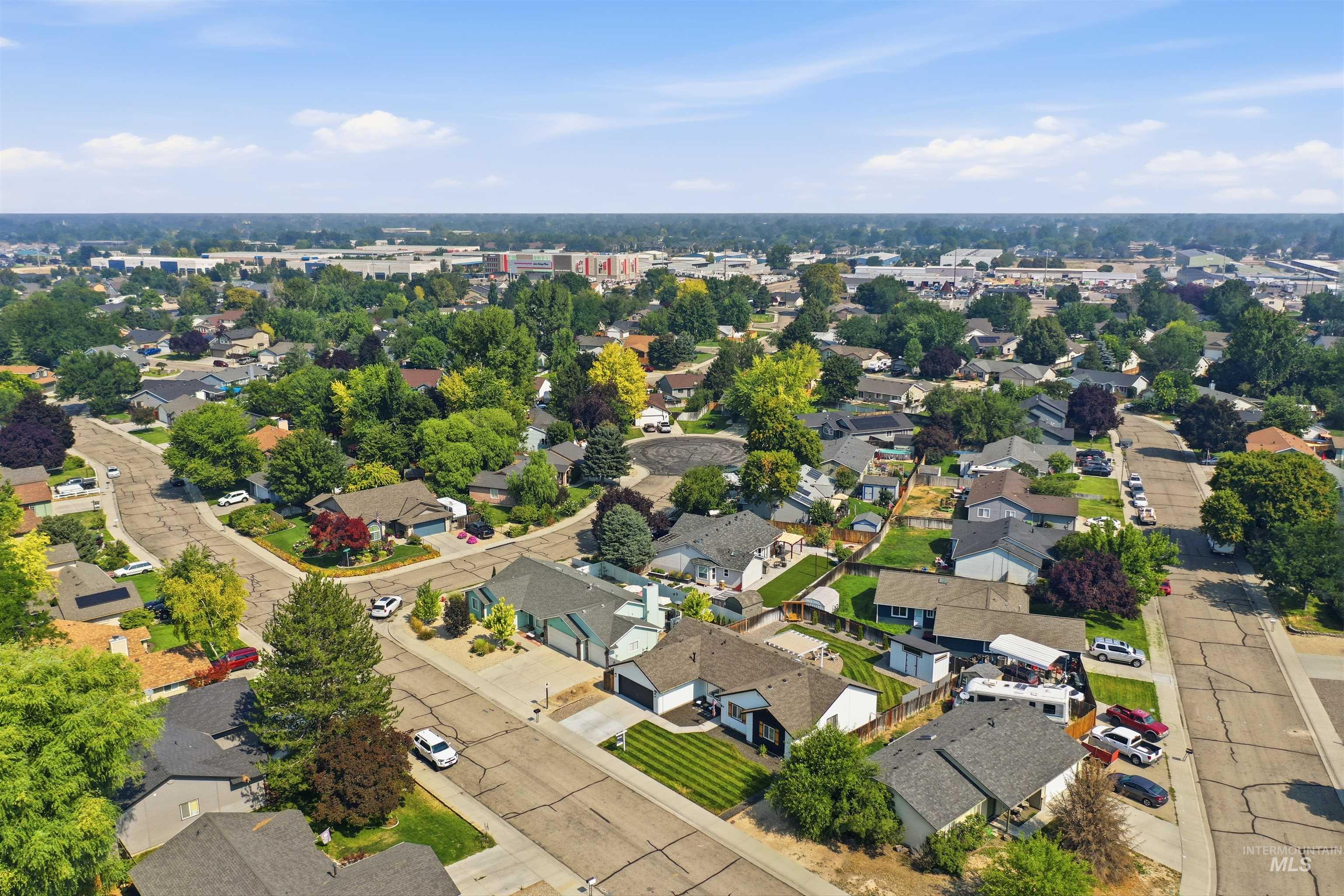 890 W Pennwood St, Meridian, Idaho 83642, 5 Bedrooms, 3 Bathrooms, Residential For Sale, Price $529,500,MLS 98995593