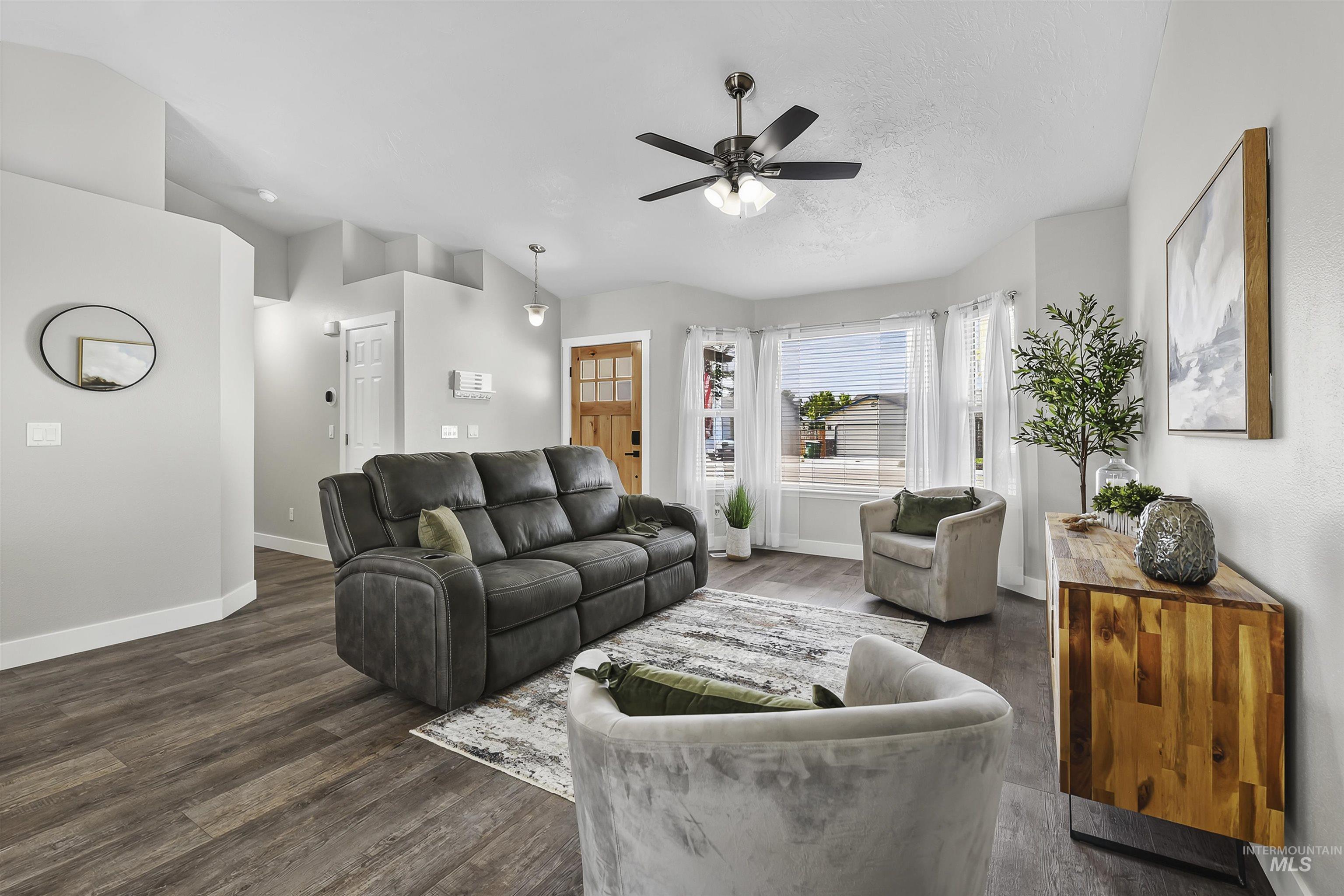 890 W Pennwood St, Meridian, Idaho 83642, 5 Bedrooms, 3 Bathrooms, Residential For Sale, Price $529,500,MLS 98995593