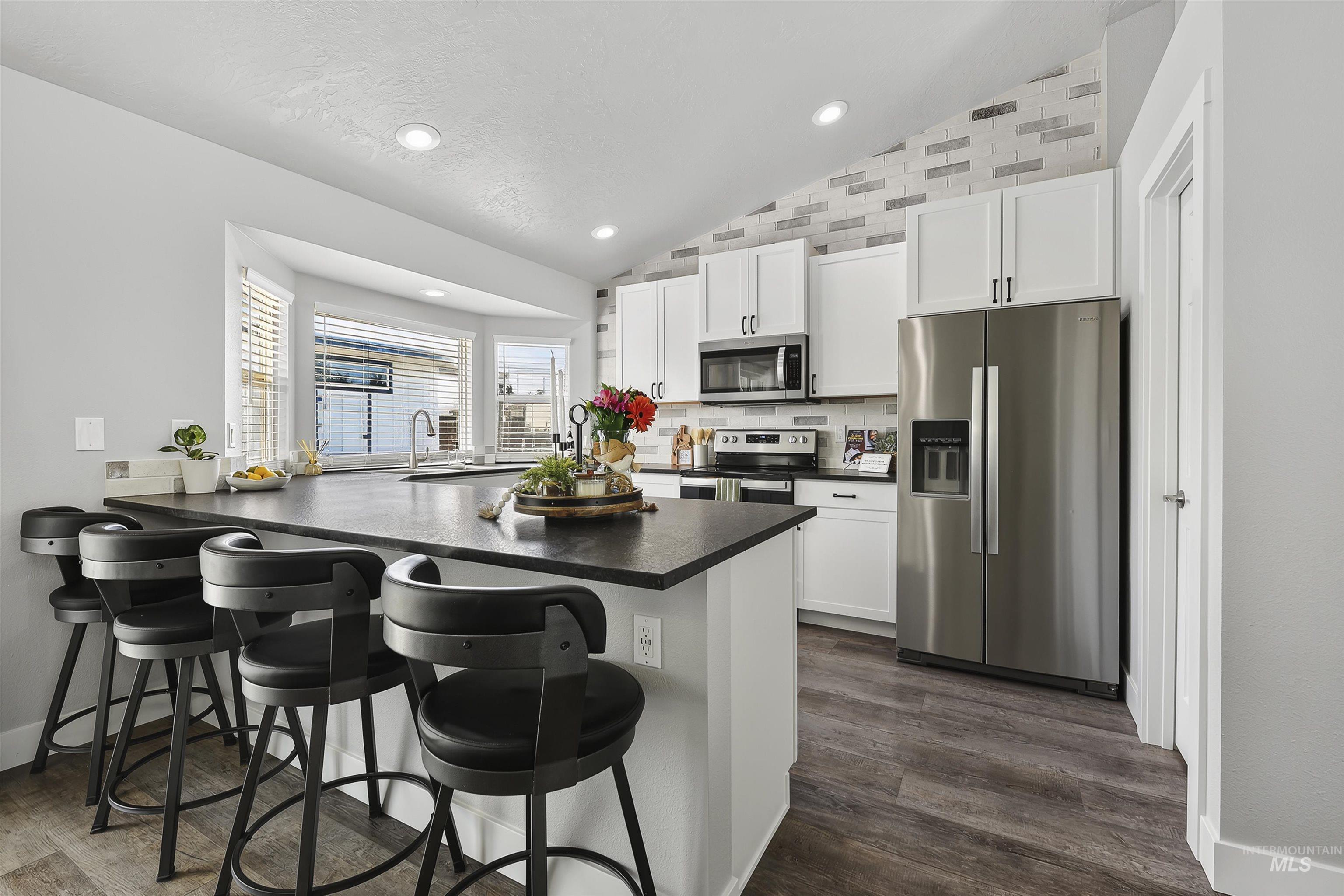 890 W Pennwood St, Meridian, Idaho 83642, 5 Bedrooms, 3 Bathrooms, Residential For Sale, Price $529,500,MLS 98995593