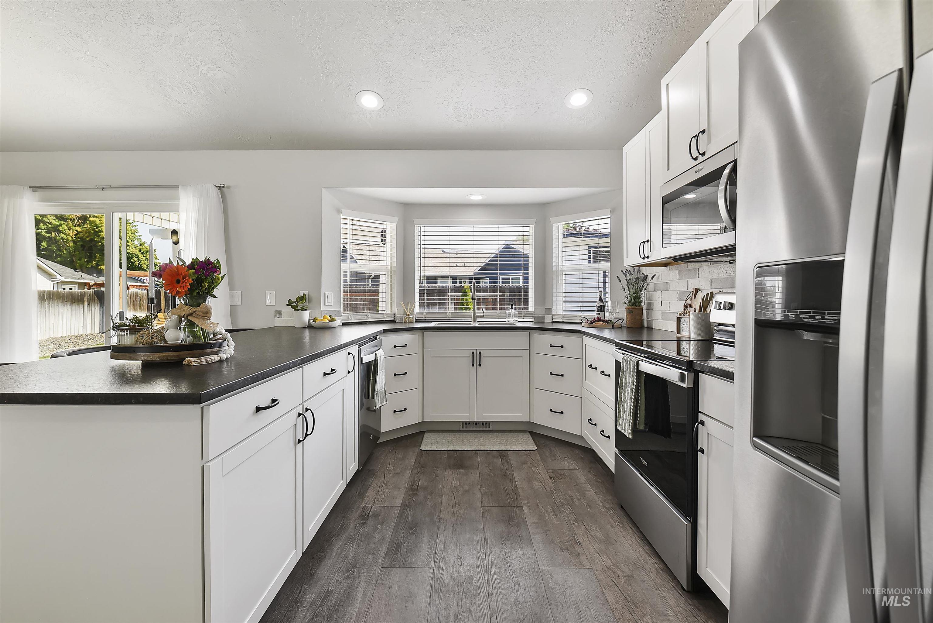 890 W Pennwood St, Meridian, Idaho 83642, 5 Bedrooms, 3 Bathrooms, Residential For Sale, Price $529,500,MLS 98995593
