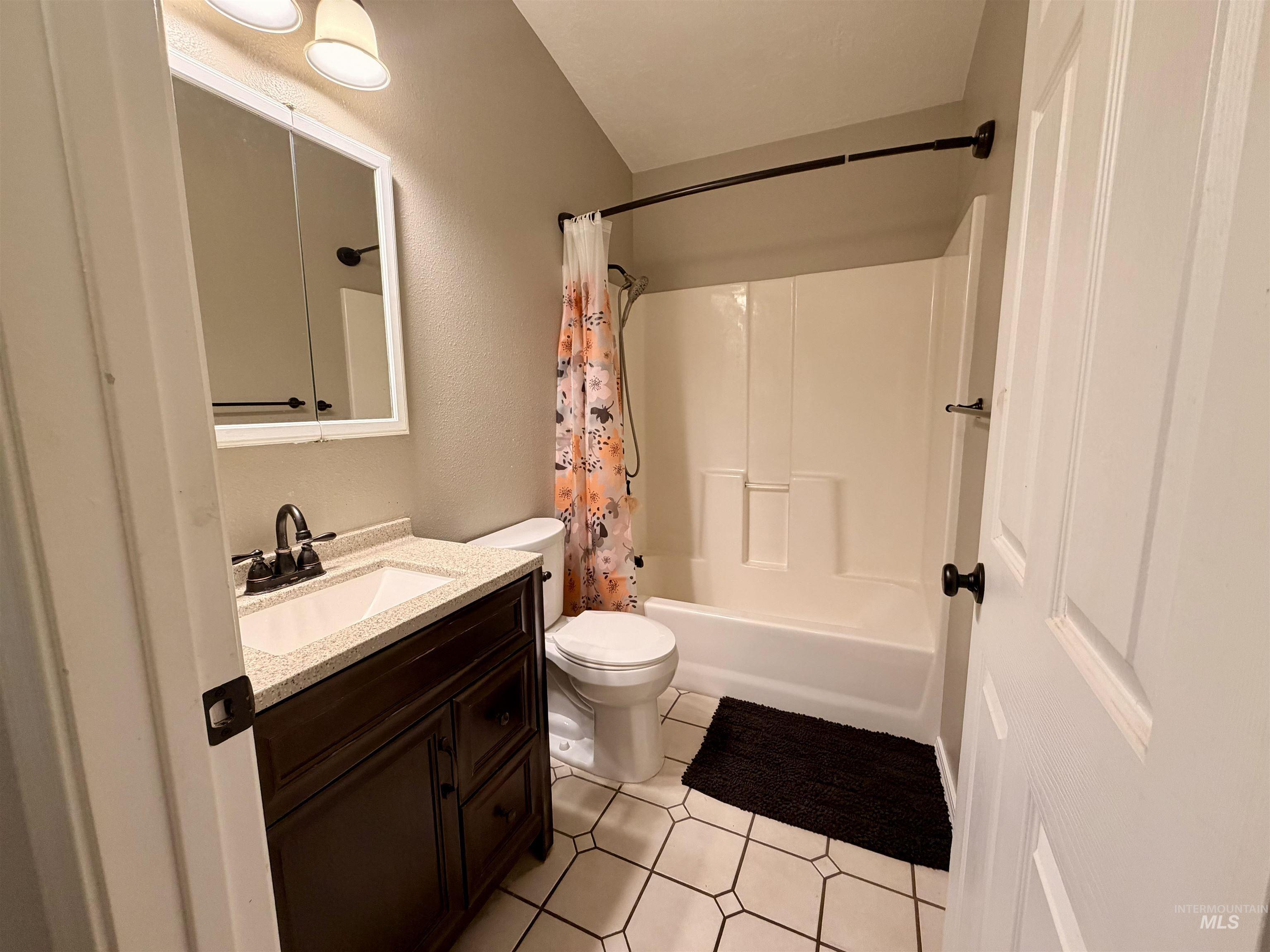 930 Sparks Street North, Twin Falls, Idaho 83301, 2 Bedrooms, 2 Bathrooms, Residential For Sale, Price $324,900, 98995594