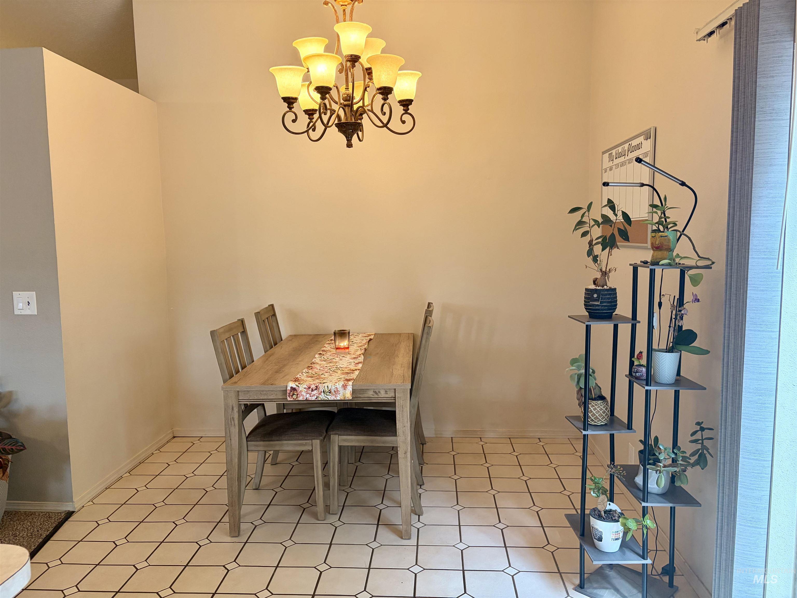 930 Sparks Street North, Twin Falls, Idaho 83301, 2 Bedrooms, 2 Bathrooms, Residential For Sale, Price $324,900, 98995594