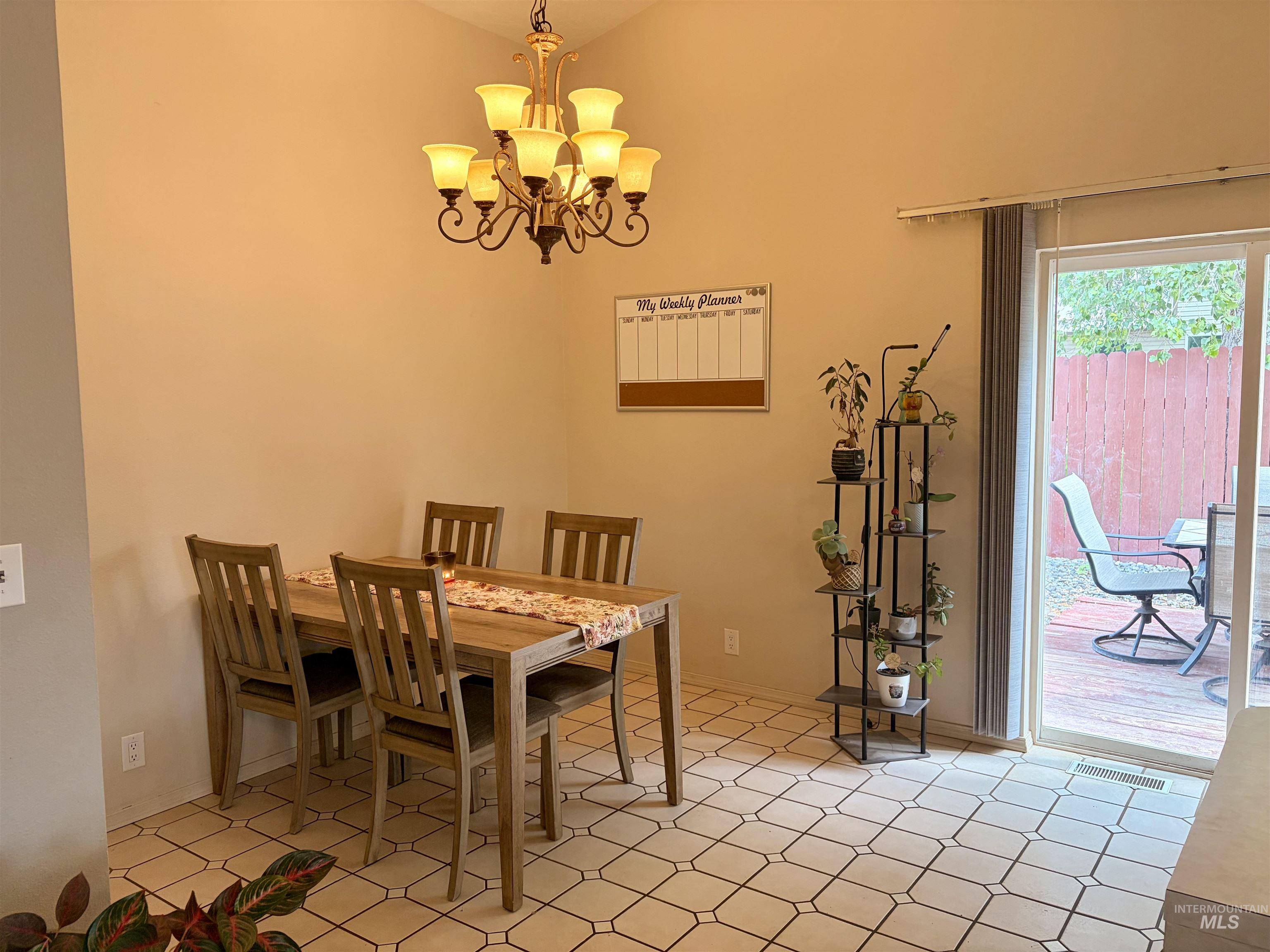930 Sparks Street North, Twin Falls, Idaho 83301, 2 Bedrooms, 2 Bathrooms, Residential For Sale, Price $324,900, 98995594