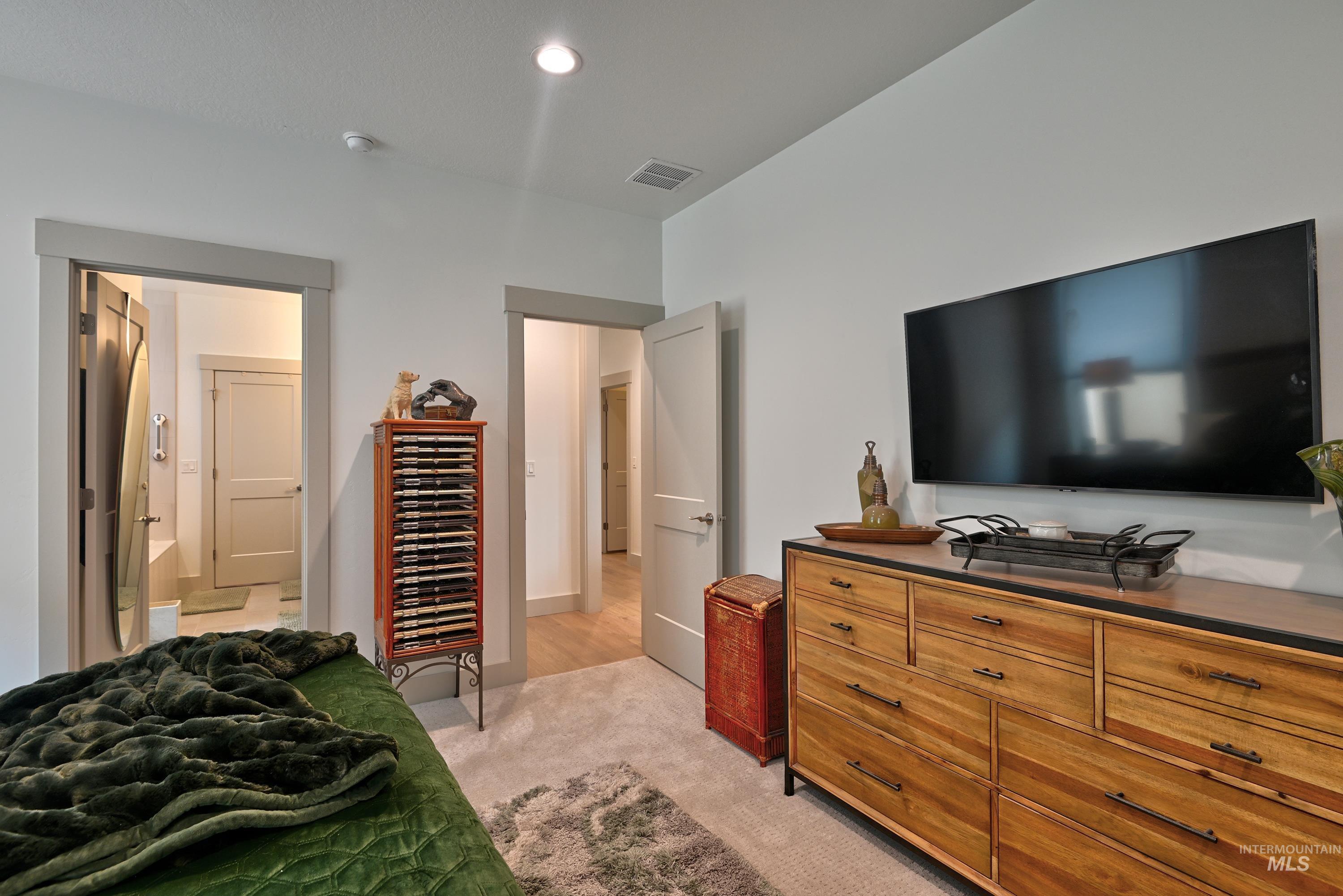 1329 N Parkshire Way, Meridian, Idaho 83642, 3 Bedrooms, 2.5 Bathrooms, Residential For Sale, Price $619,500,MLS 98995597