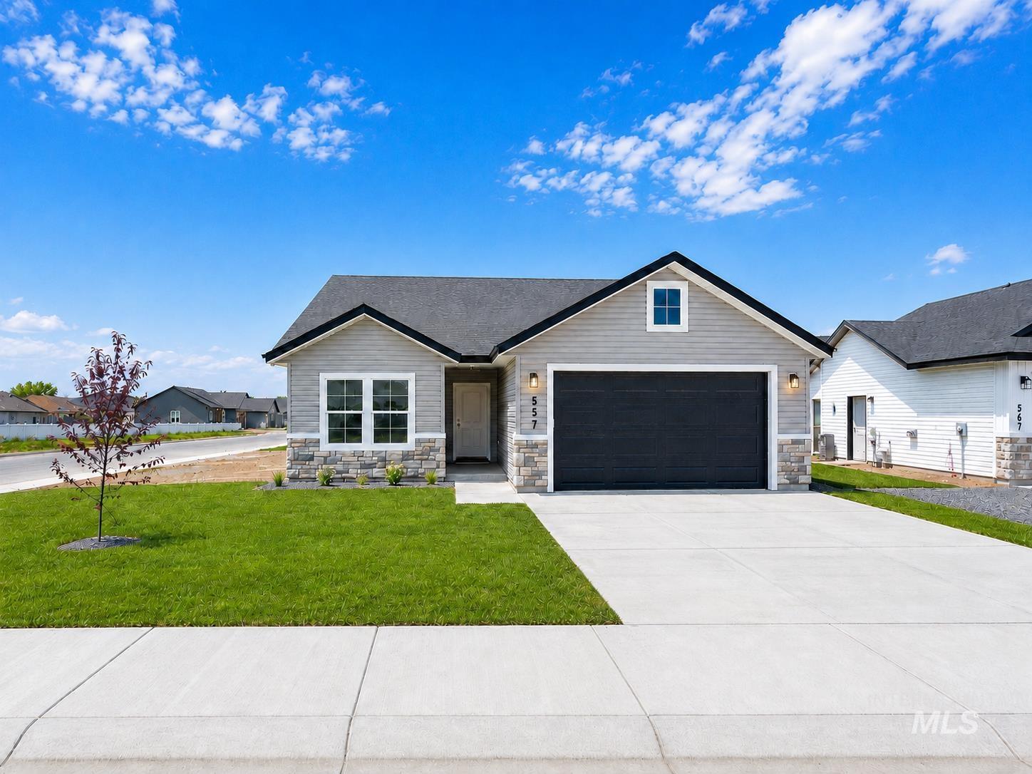 557 Sunspot Dr, Twin Falls, Idaho 83301, 3 Bedrooms, 2 Bathrooms, Residential For Sale, Price $389,900,MLS 98995601