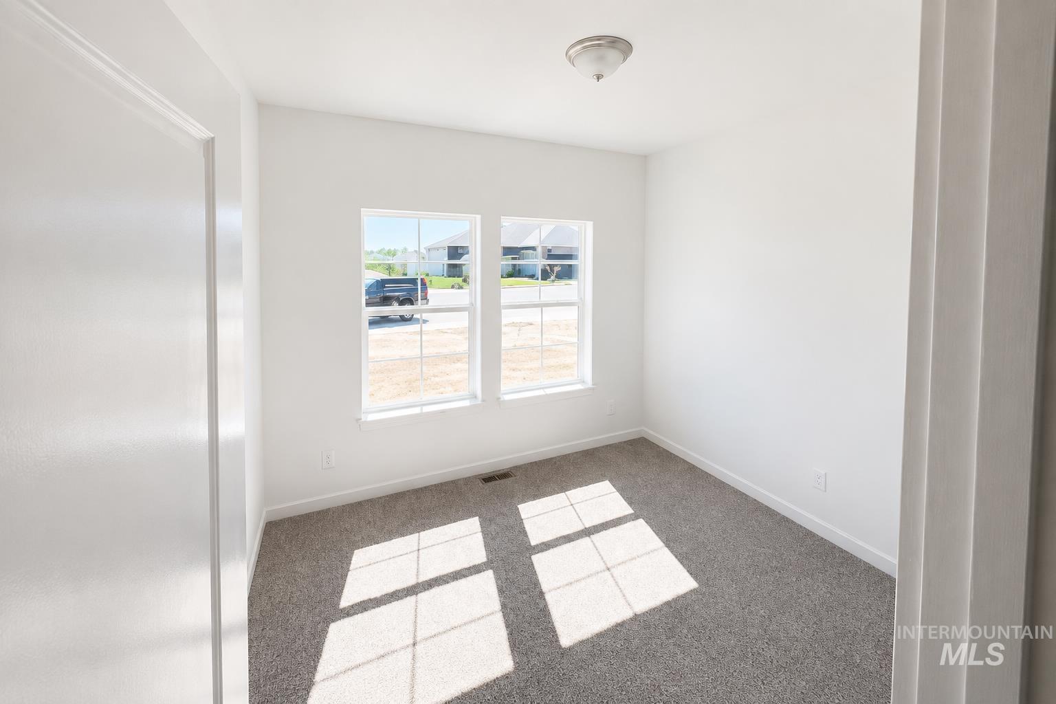 557 Sunspot Dr, Twin Falls, Idaho 83301, 3 Bedrooms, 2 Bathrooms, Residential For Sale, Price $389,900,MLS 98995601