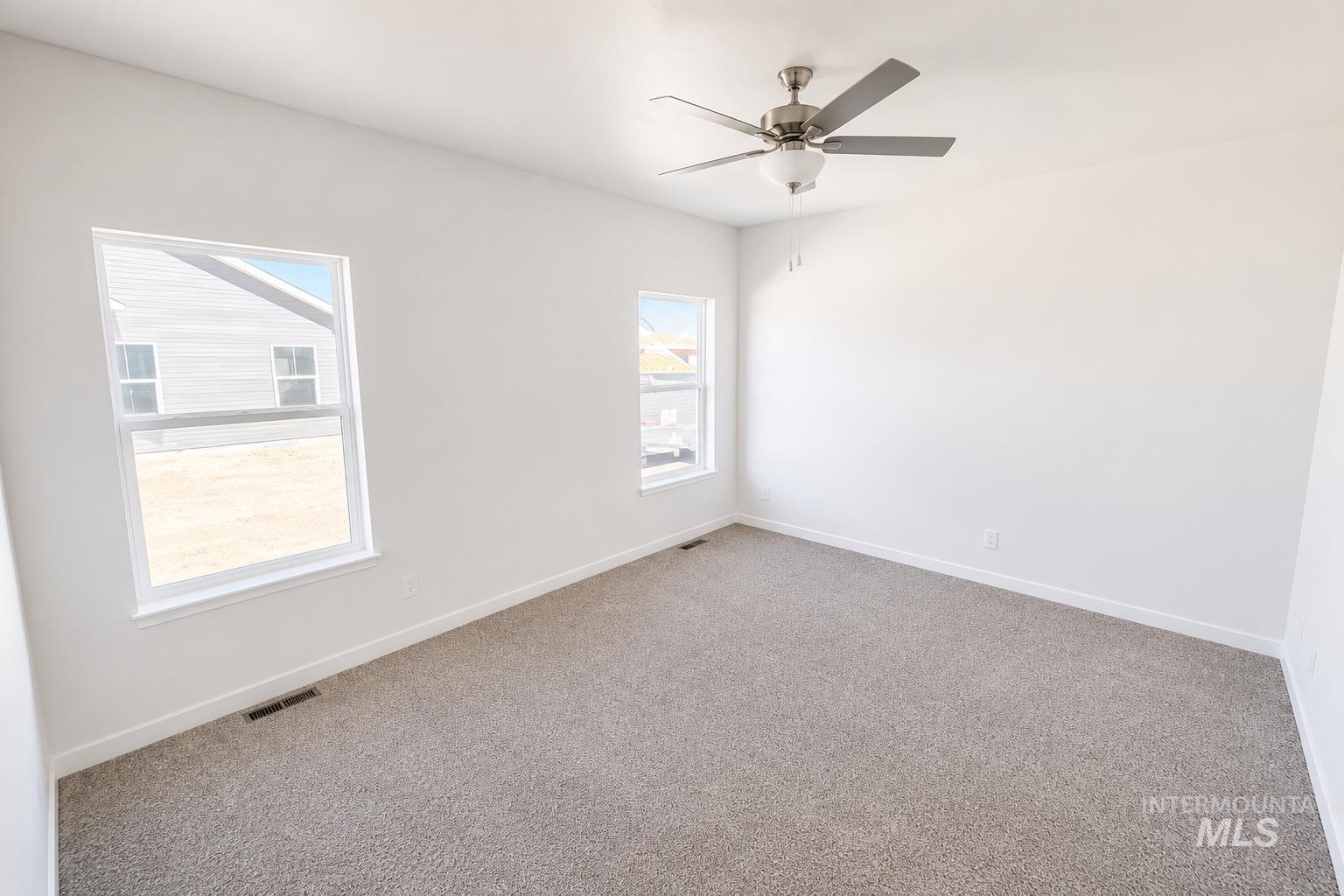 557 Sunspot Dr, Twin Falls, Idaho 83301, 3 Bedrooms, 2 Bathrooms, Residential For Sale, Price $389,900,MLS 98995601