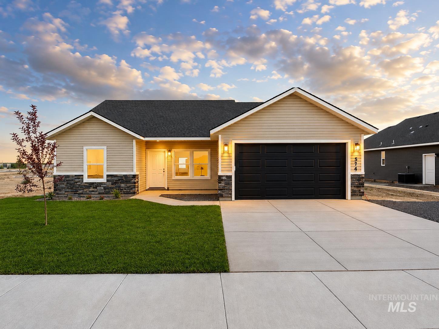 574 Gemini Ave, Twin Falls, Idaho 83301, 4 Bedrooms, 2 Bathrooms, Residential For Sale, Price $392,900,MLS 98995618