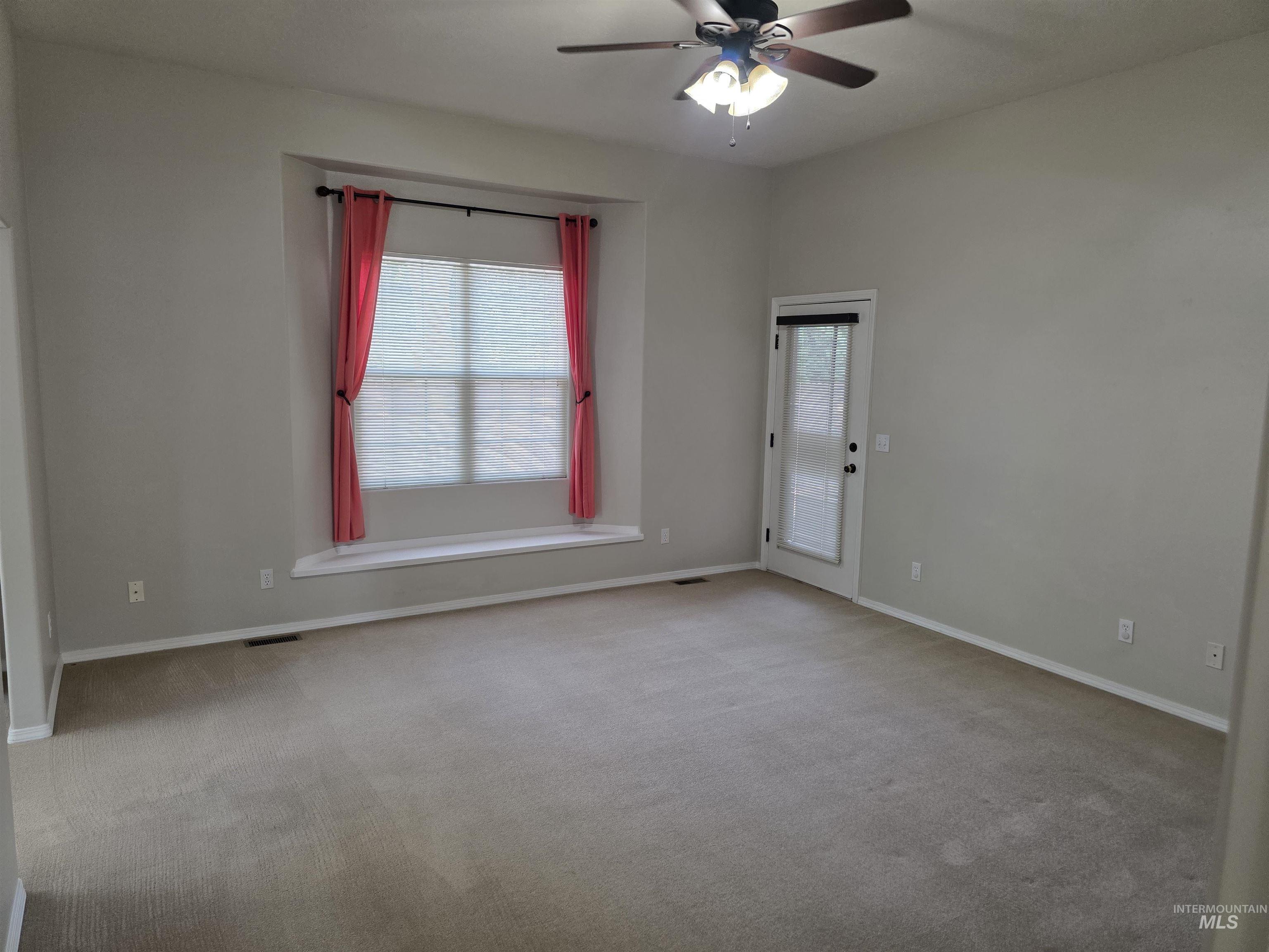 1041 Warm Springs PL, Twin Falls, Idaho 83301, 4 Bedrooms, 2.5 Bathrooms, Residential For Sale, Price $619,900,MLS 98995624