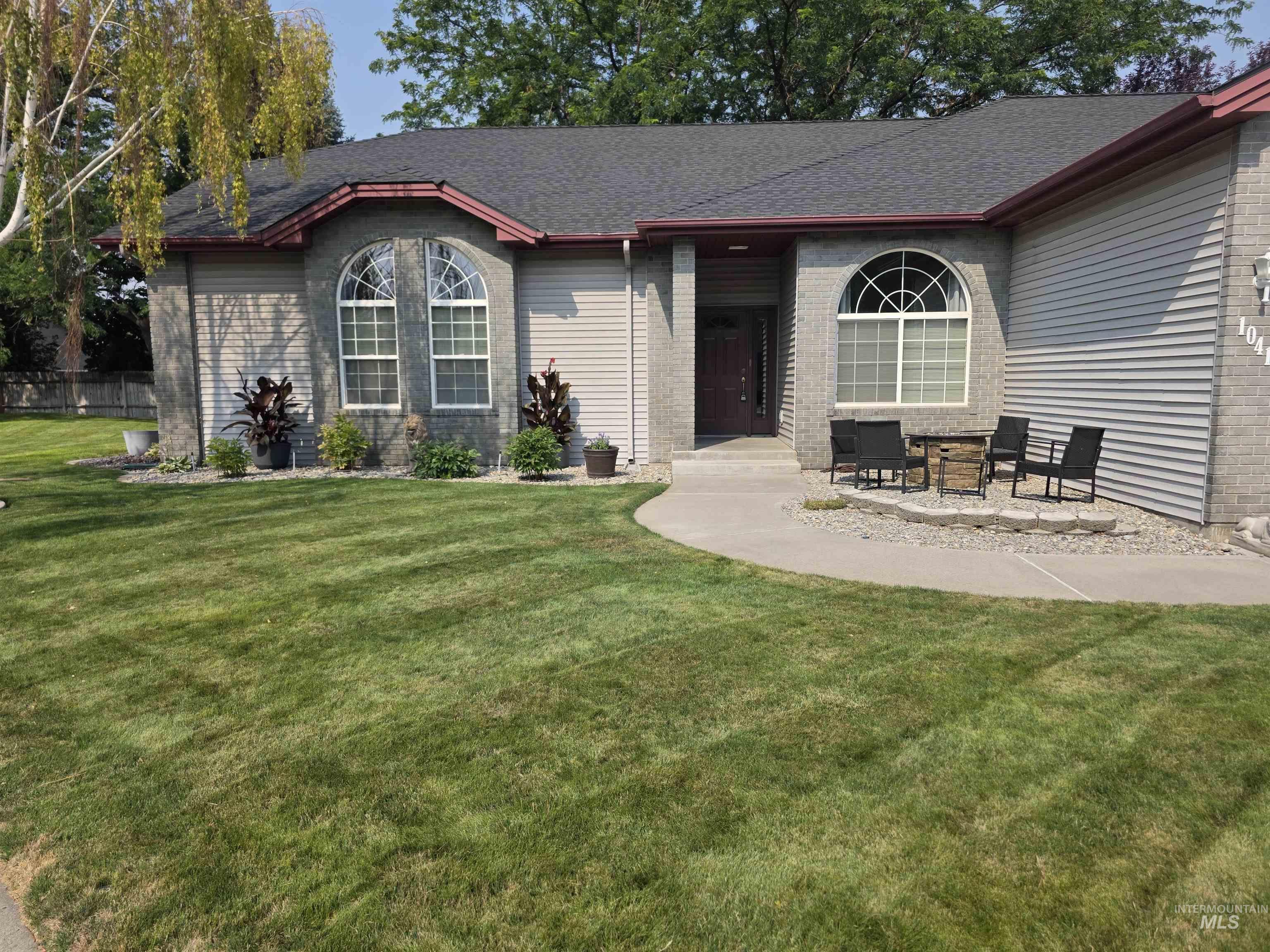 1041 Warm Springs PL, Twin Falls, Idaho 83301, 4 Bedrooms, 2.5 Bathrooms, Residential For Sale, Price $619,900,MLS 98995624