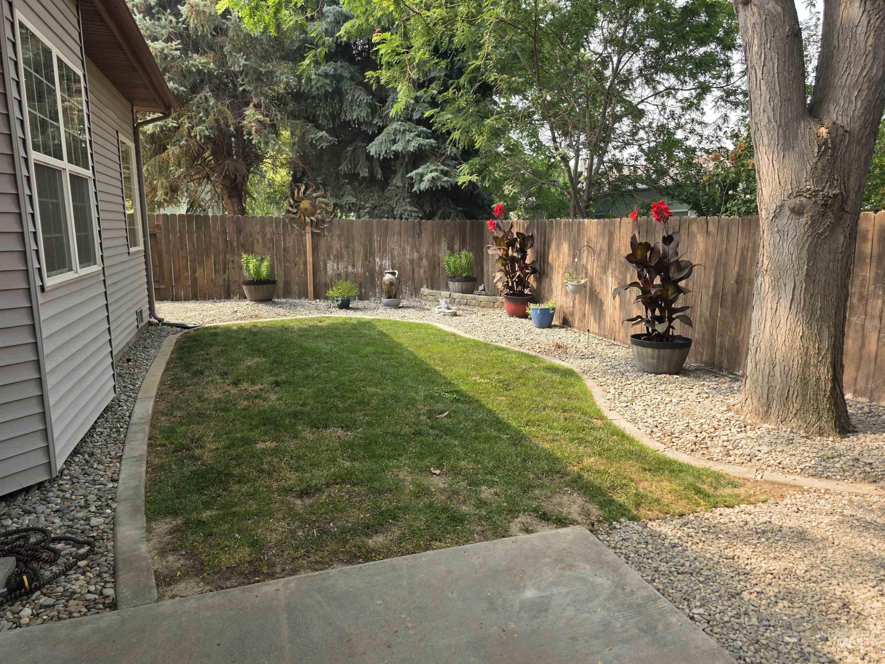 1041 Warm Springs PL, Twin Falls, Idaho 83301, 4 Bedrooms, 2.5 Bathrooms, Residential For Sale, Price $619,900,MLS 98995624
