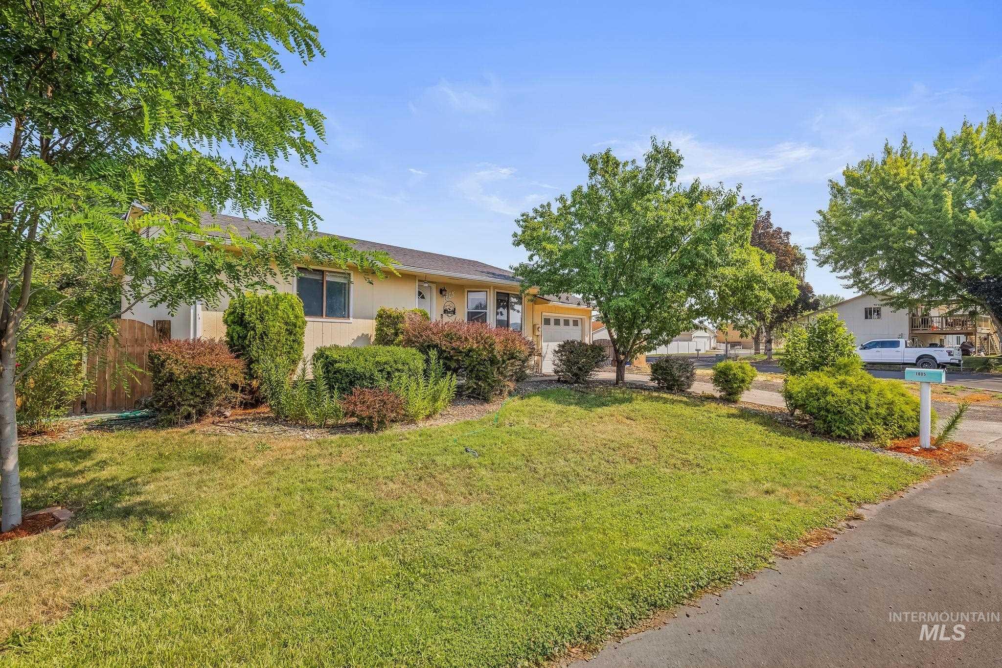 1805 Birch Dr, Lewiston, Idaho 83501, 4 Bedrooms, 2 Bathrooms, Residential For Sale, Price $389,000,MLS 98995640