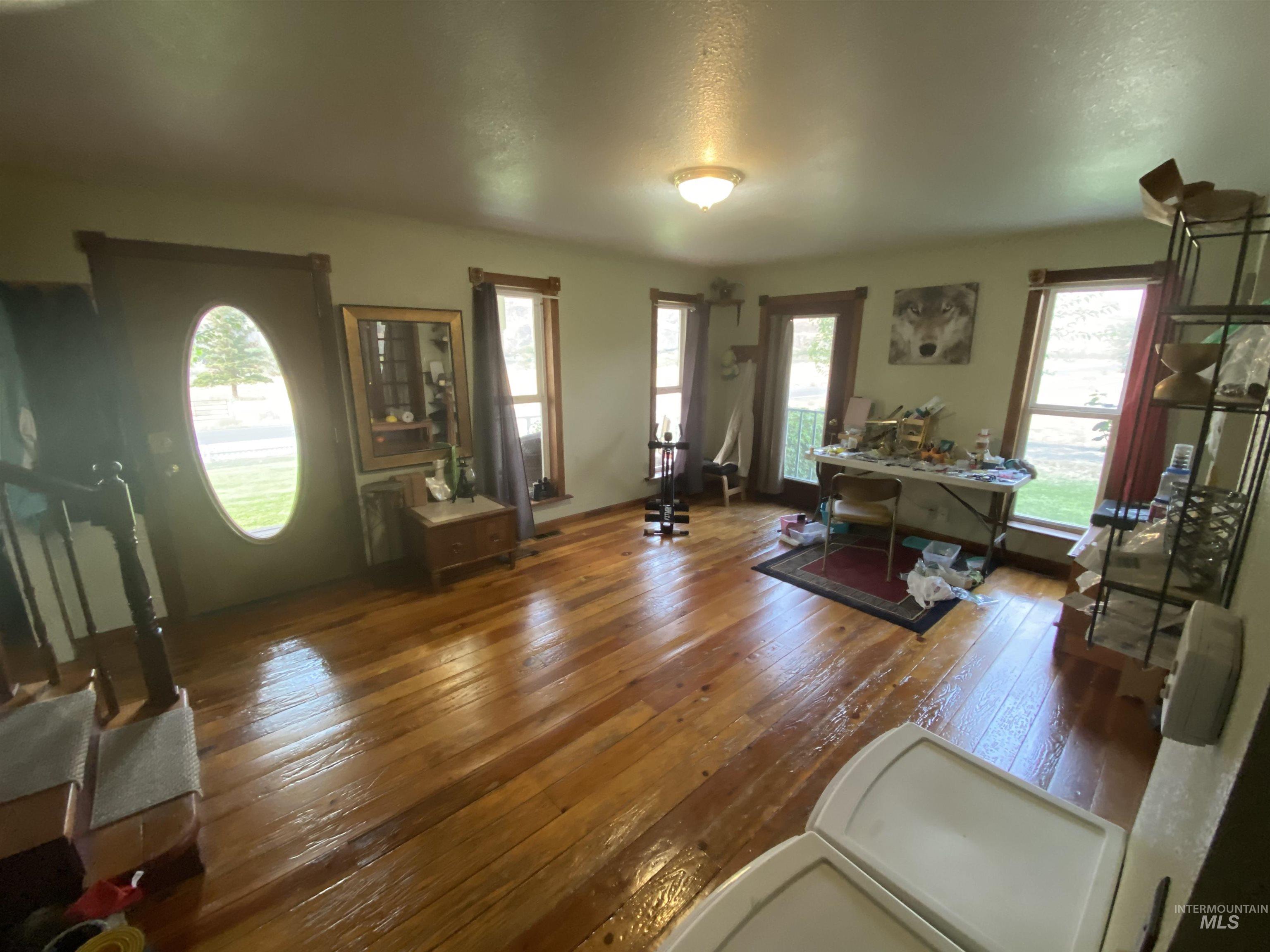 1204 1st Street, Asotin, Washington 99402, 4 Bedrooms, 2.5 Bathrooms, Residential For Sale, Price $519,000,MLS 98995655
