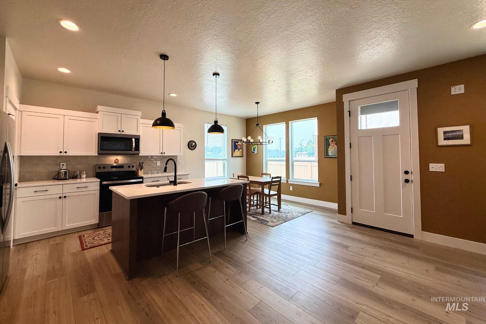 2903 Bandit Lane, Caldwell, Idaho 83605, 3 Bedrooms, 2.5 Bathrooms, Residential For Sale, Price $355,000,MLS 98995664