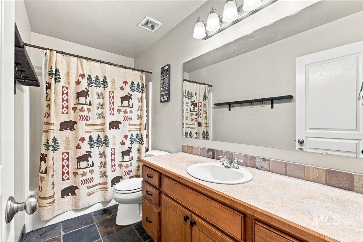 2127 N Maroon Ave, Kuna, Idaho 83634, 4 Bedrooms, 3 Bathrooms, Residential For Sale, Price $470,000,MLS 98995702