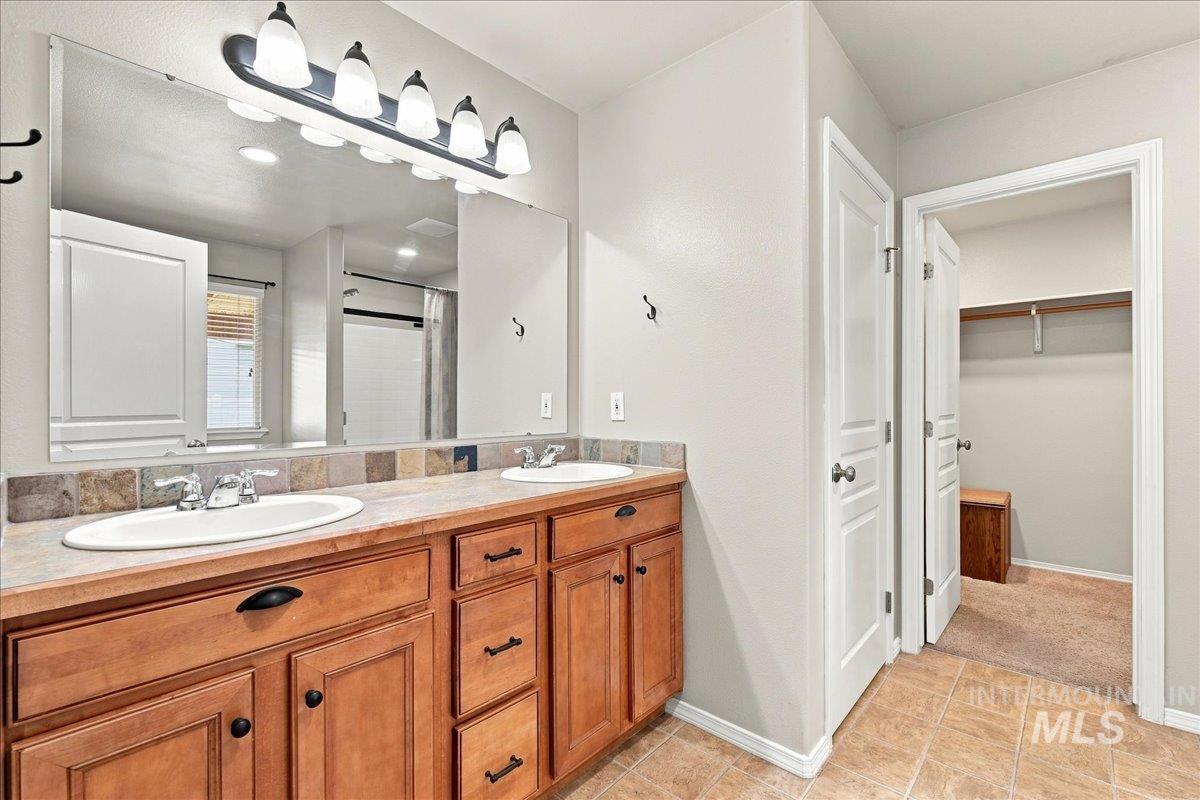 2127 N Maroon Ave, Kuna, Idaho 83634, 4 Bedrooms, 3 Bathrooms, Residential For Sale, Price $470,000,MLS 98995702