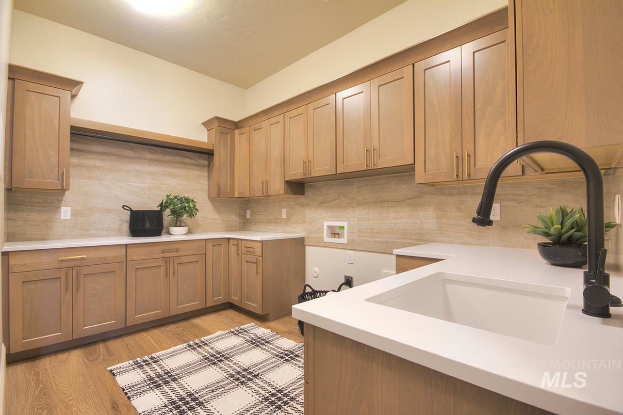 542 Midpoint Ave, Middleton, Idaho 83644, 4 Bedrooms, 3.5 Bathrooms, Residential For Sale, Price $1,449,000,MLS 98995708